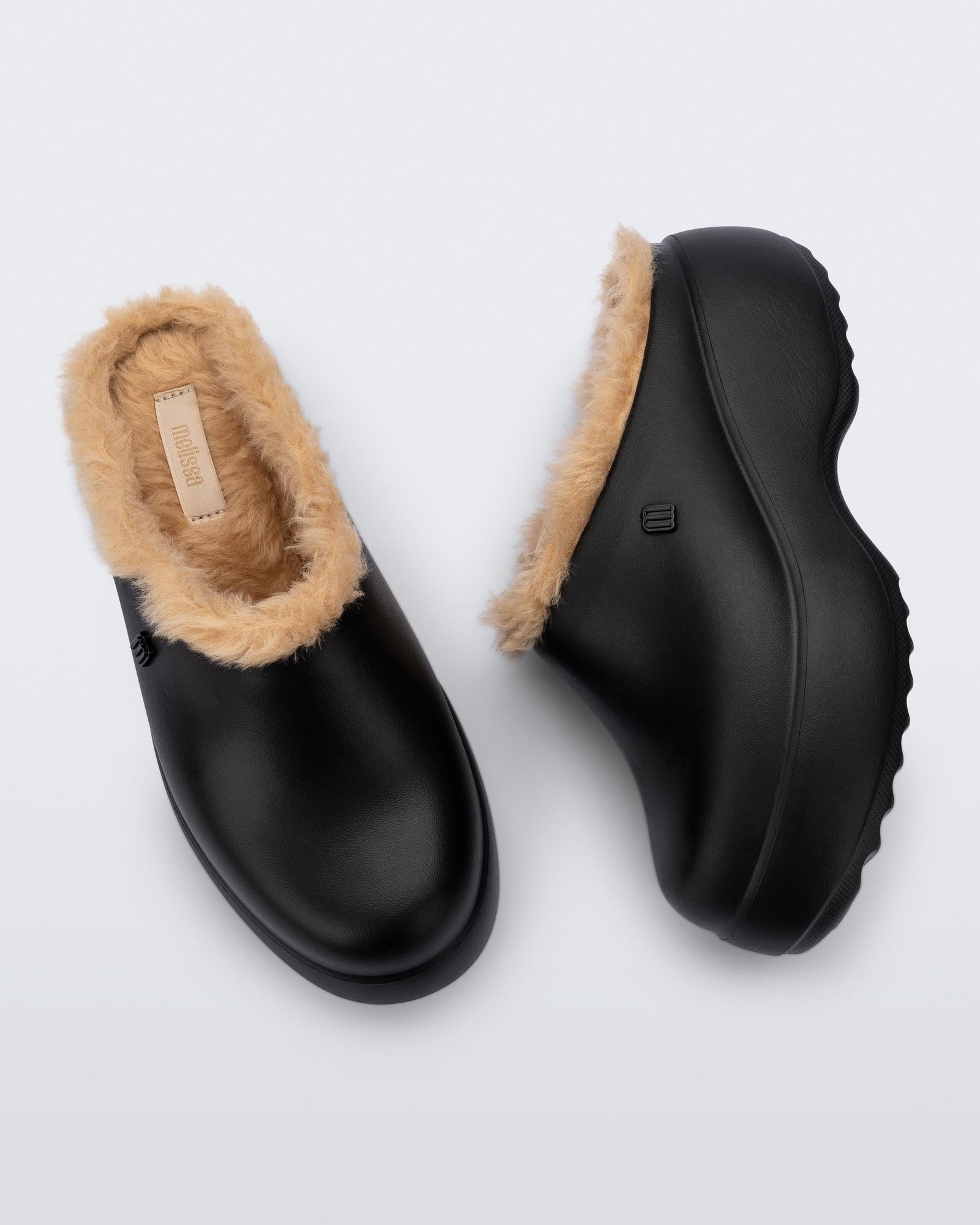 Free Clog Fluffy Platform | Black/Beige