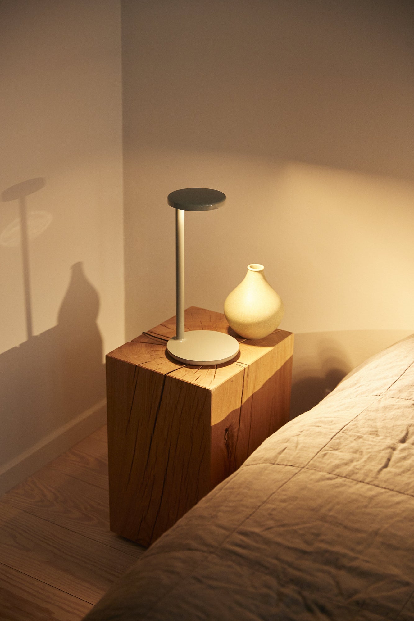 Oblique Table 2700K | Anthracite