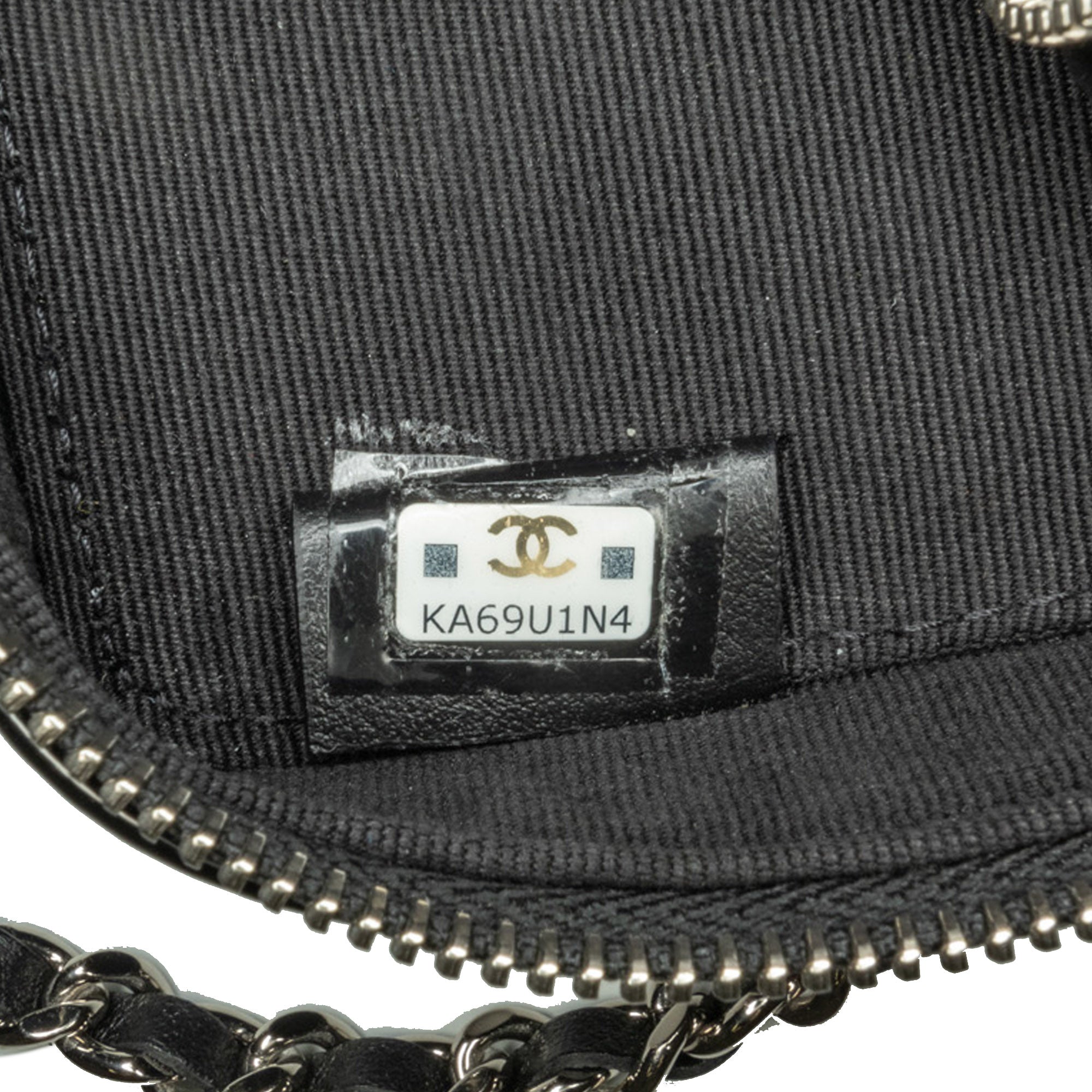 Chanel | Pre-Owned CC Quilted Patent Diamond Resin Clutch With Chain | Black