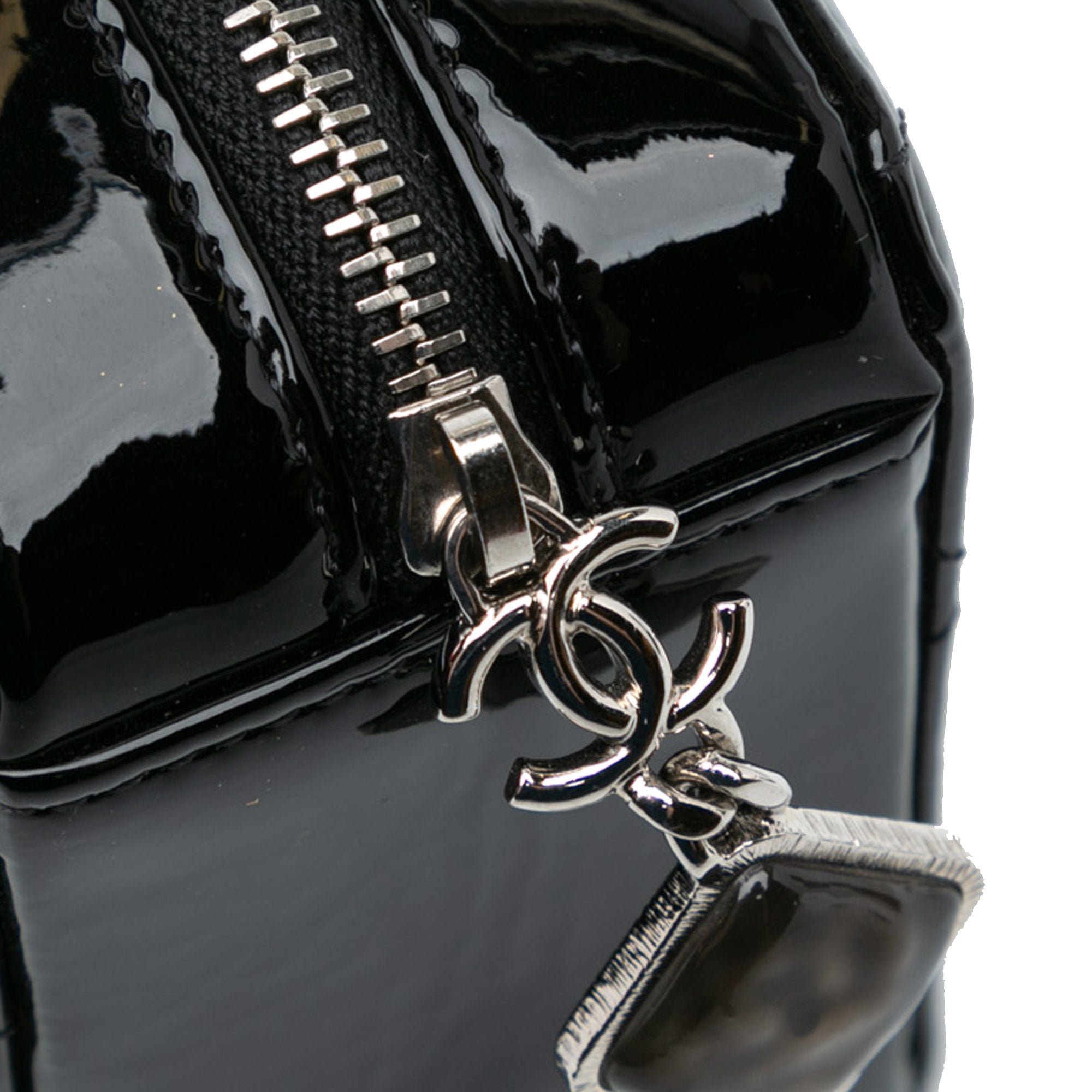 Chanel | Pre-Owned CC Quilted Patent Diamond Resin Clutch With Chain | Black