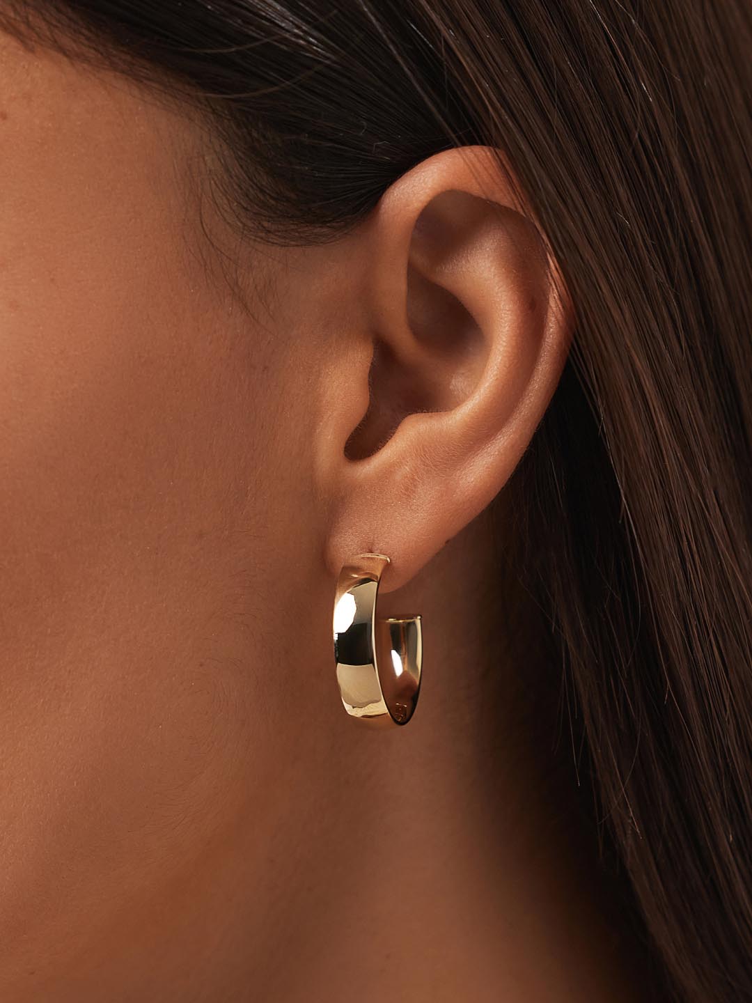Bold Medium Huggie Hoop Earrings | 10K Solid Gold