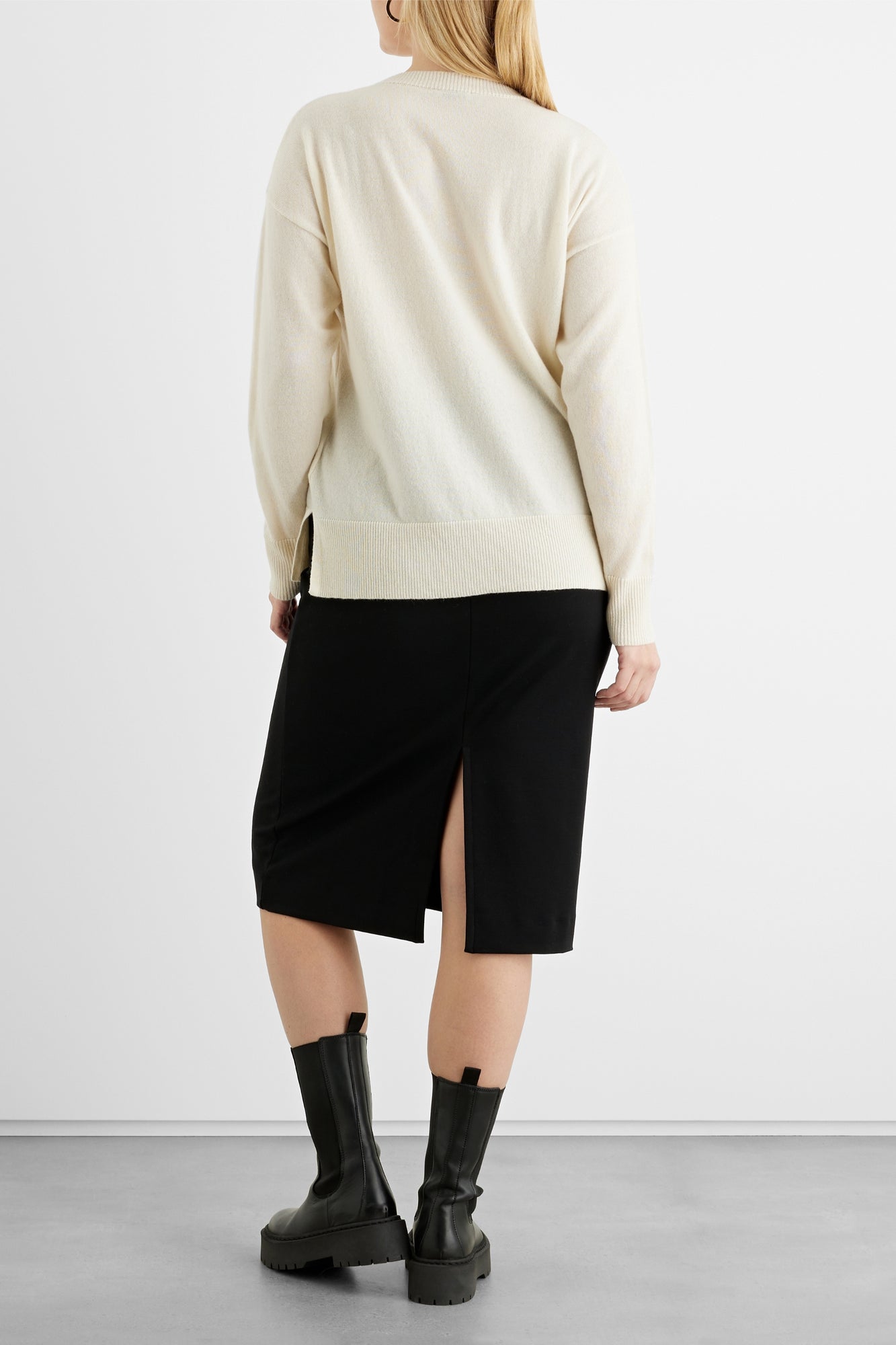 Women | Iris & Ink | Crew Neck Sweaters | Cream