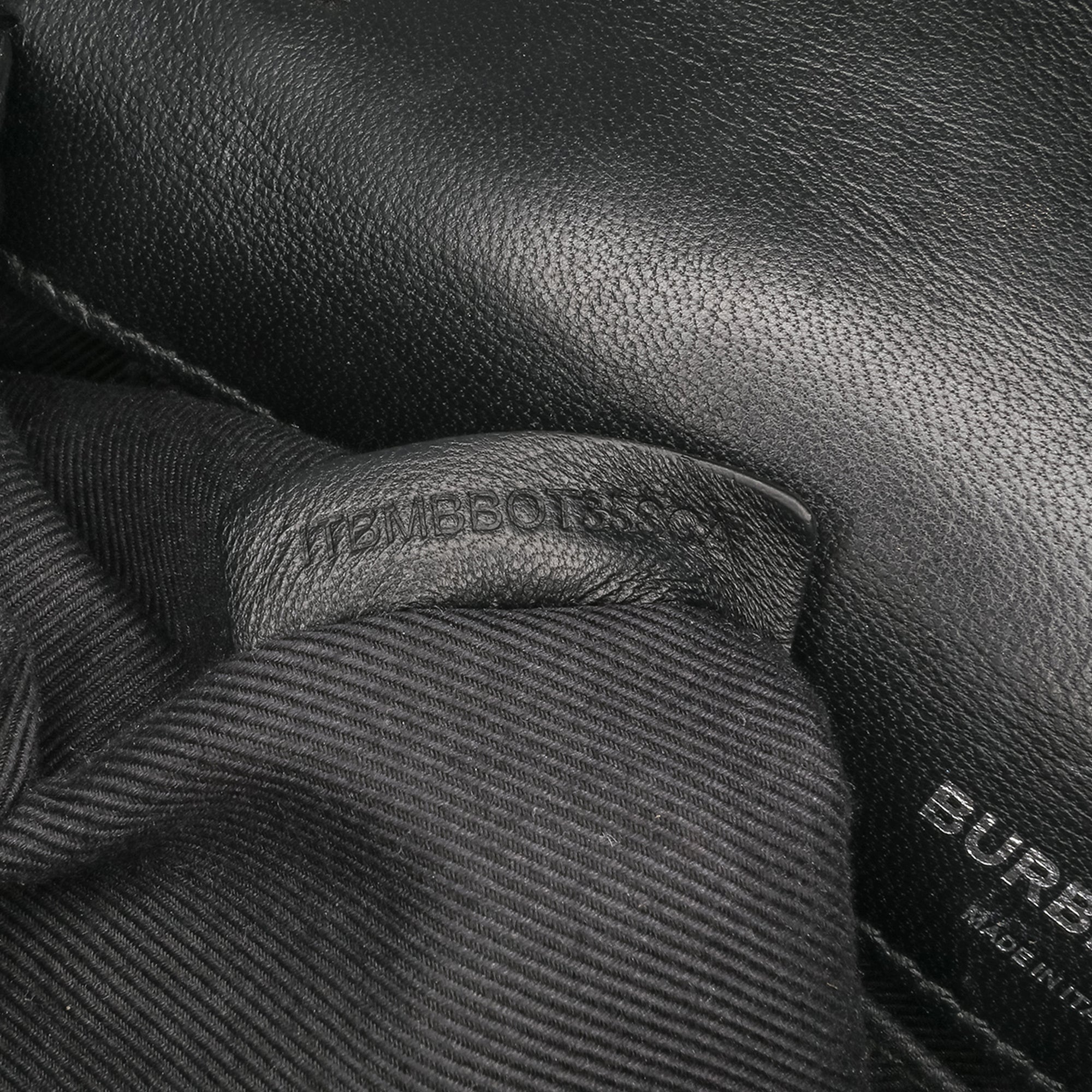 Burberry | Pre-Owned Small Patent Horseferry Lola Crossbody | Black