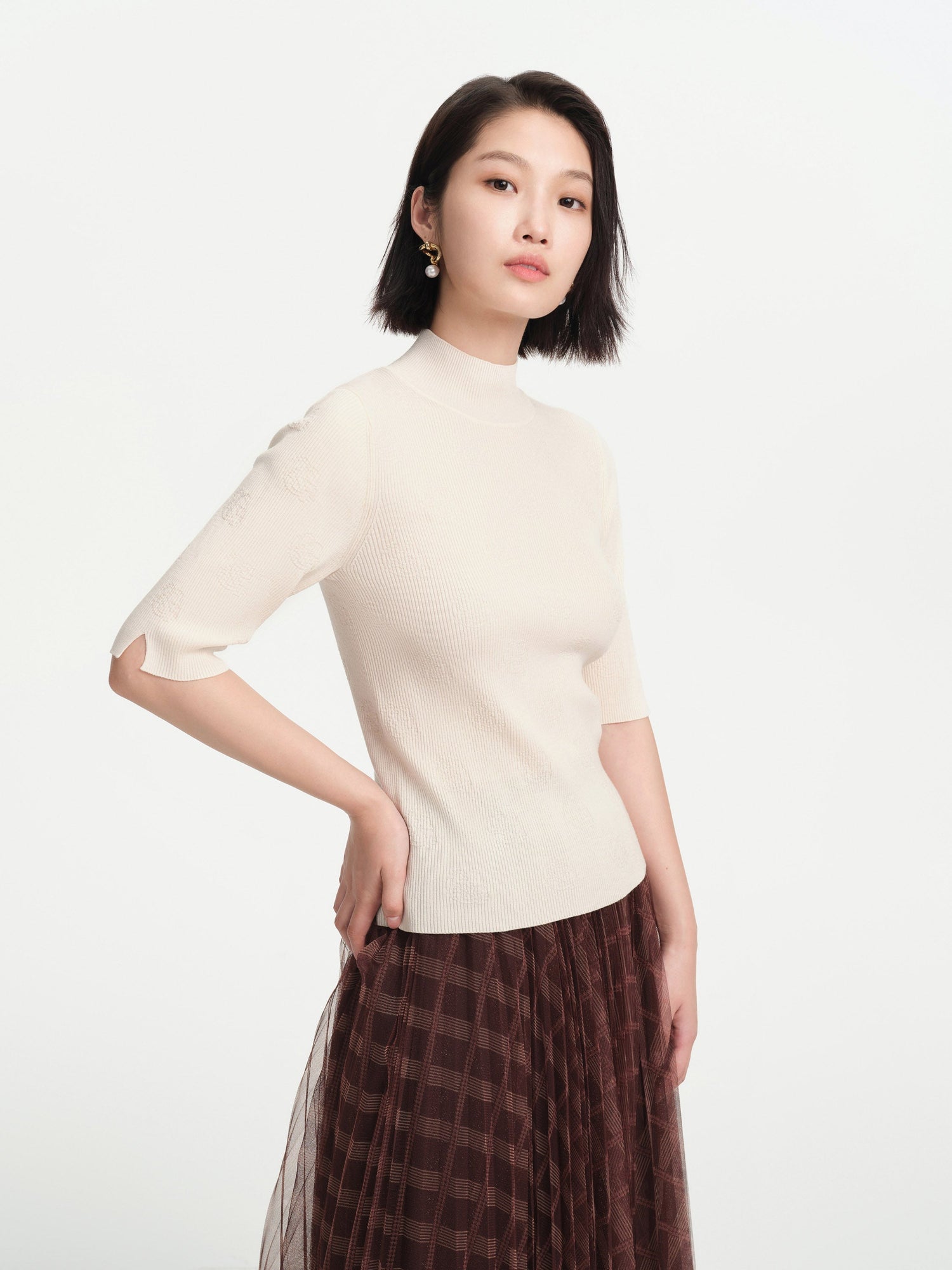 Semi-High Neck Knit Top | White
