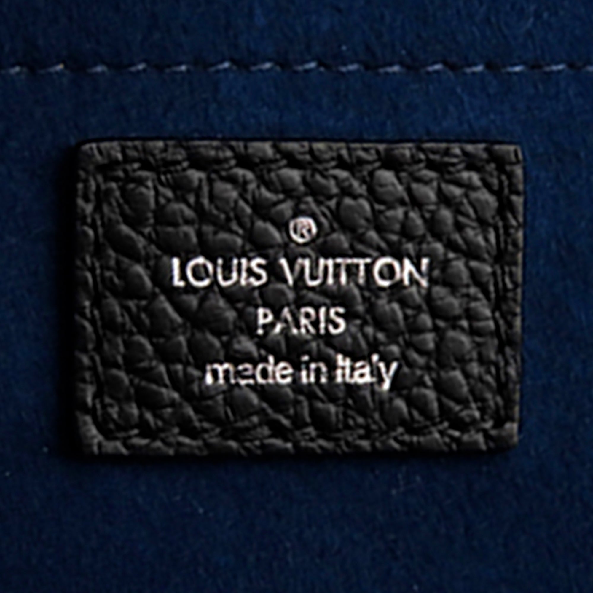 Louis Vuitton | Pre-Owned Taurillon Armand LV Circle | Black