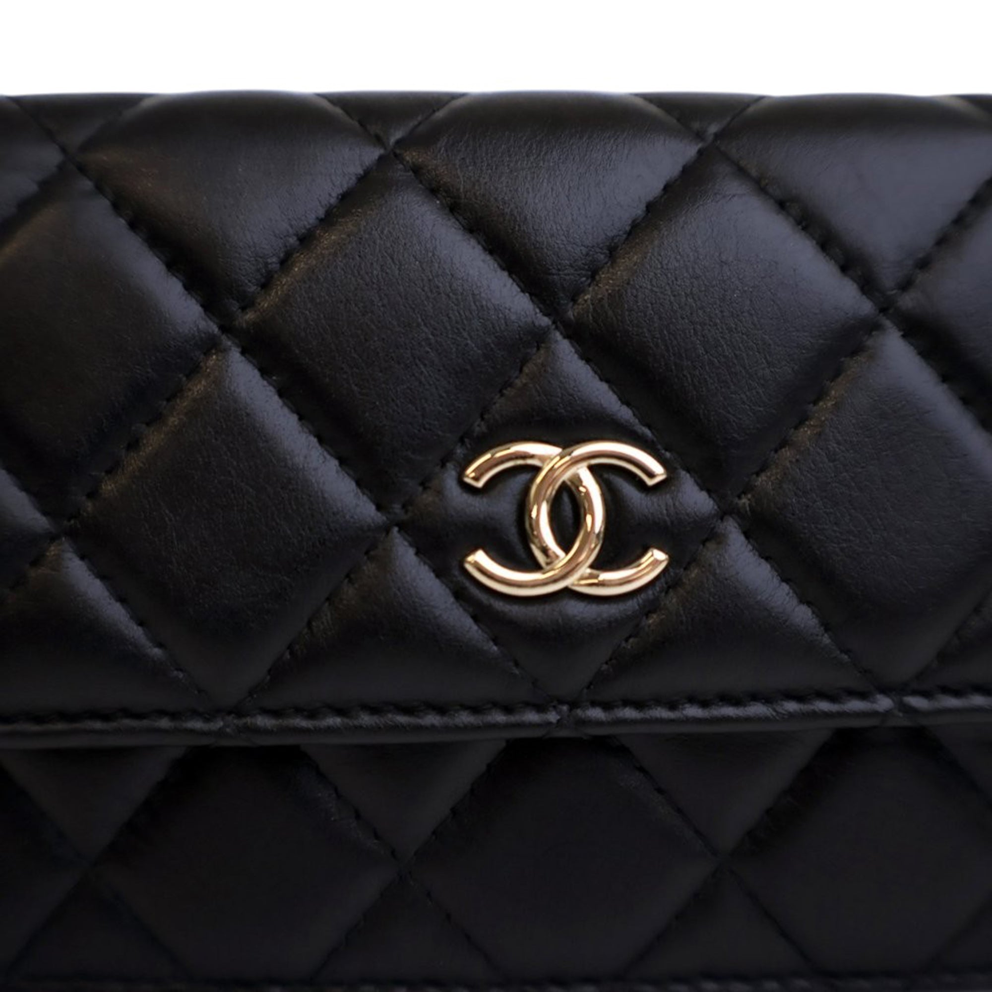 Chanel | Pre-Owned Quilted Lambskin Maxi Pearls Clutch With Chain | Black