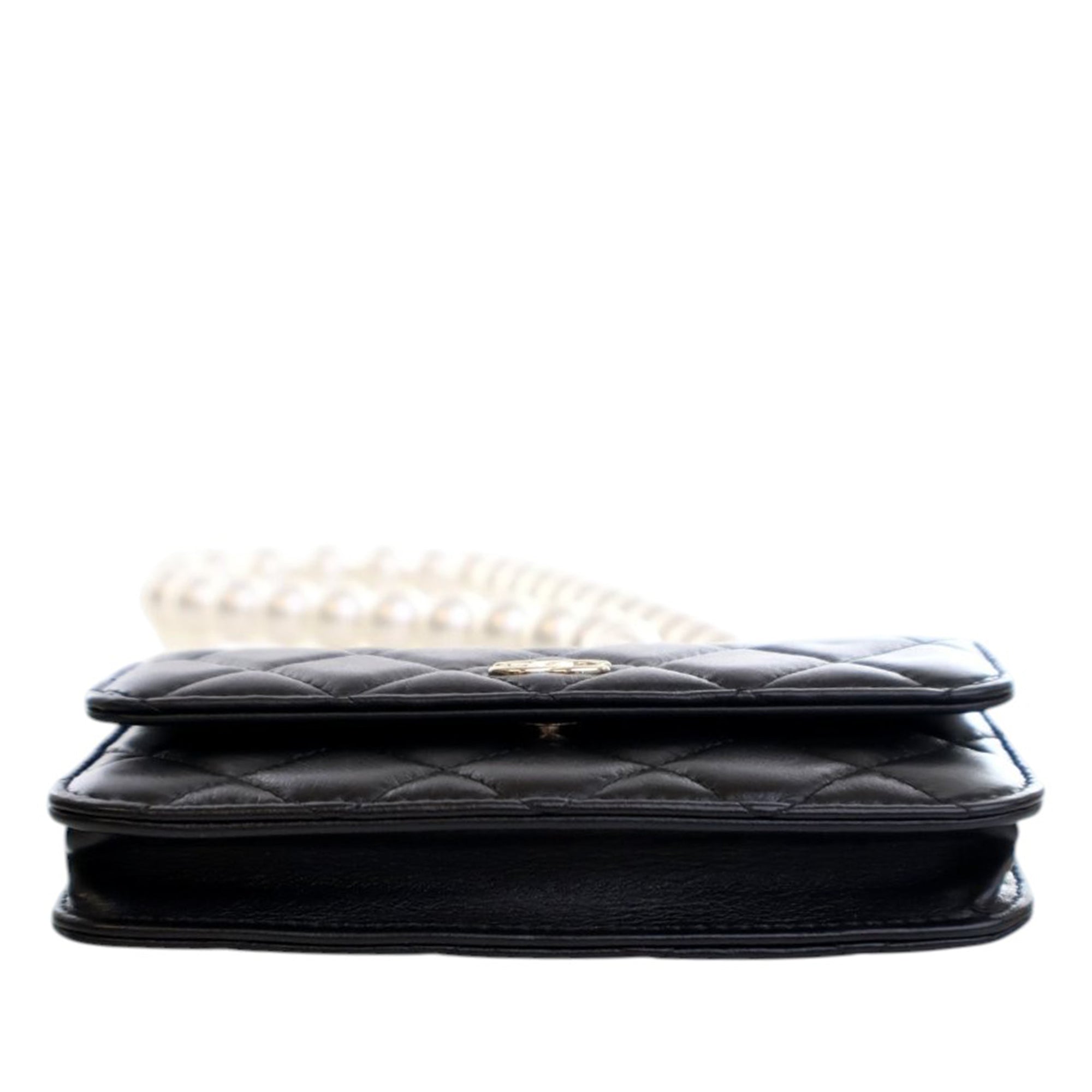Chanel | Pre-Owned Quilted Lambskin Maxi Pearls Clutch With Chain | Black