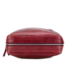 Louis Vuitton | Pre-Owned Cuir Bequia Porte Document Vertical Bag | Red