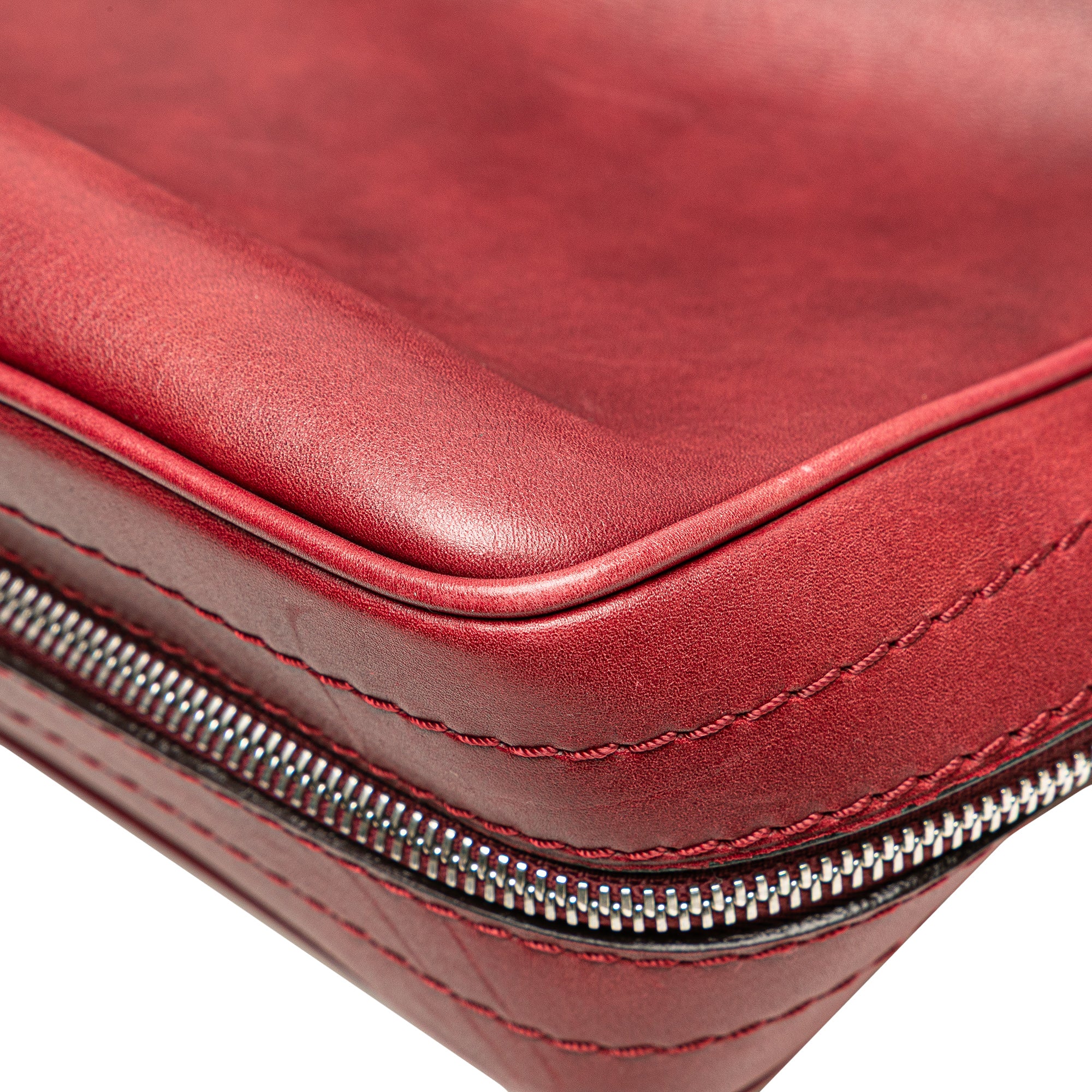 Louis Vuitton | Pre-Owned Cuir Bequia Porte Document Vertical Bag | Red