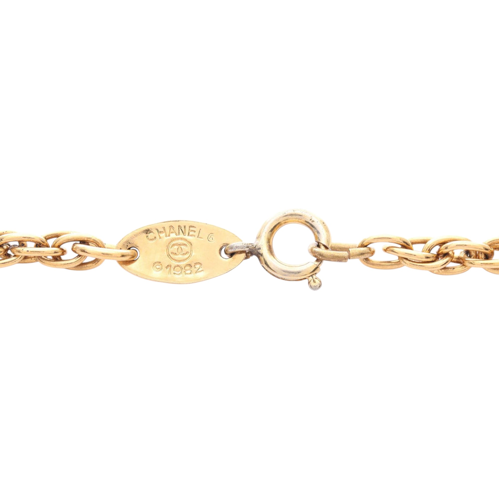 Chanel | Pre-Owned CC Gold Plated Round Pendant Necklace | Gold