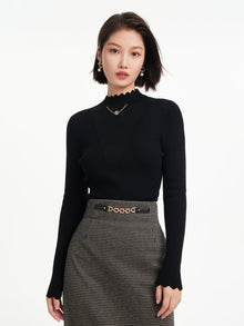 Wool Fit Long-Sleeves Sweater Top with Chain | Black