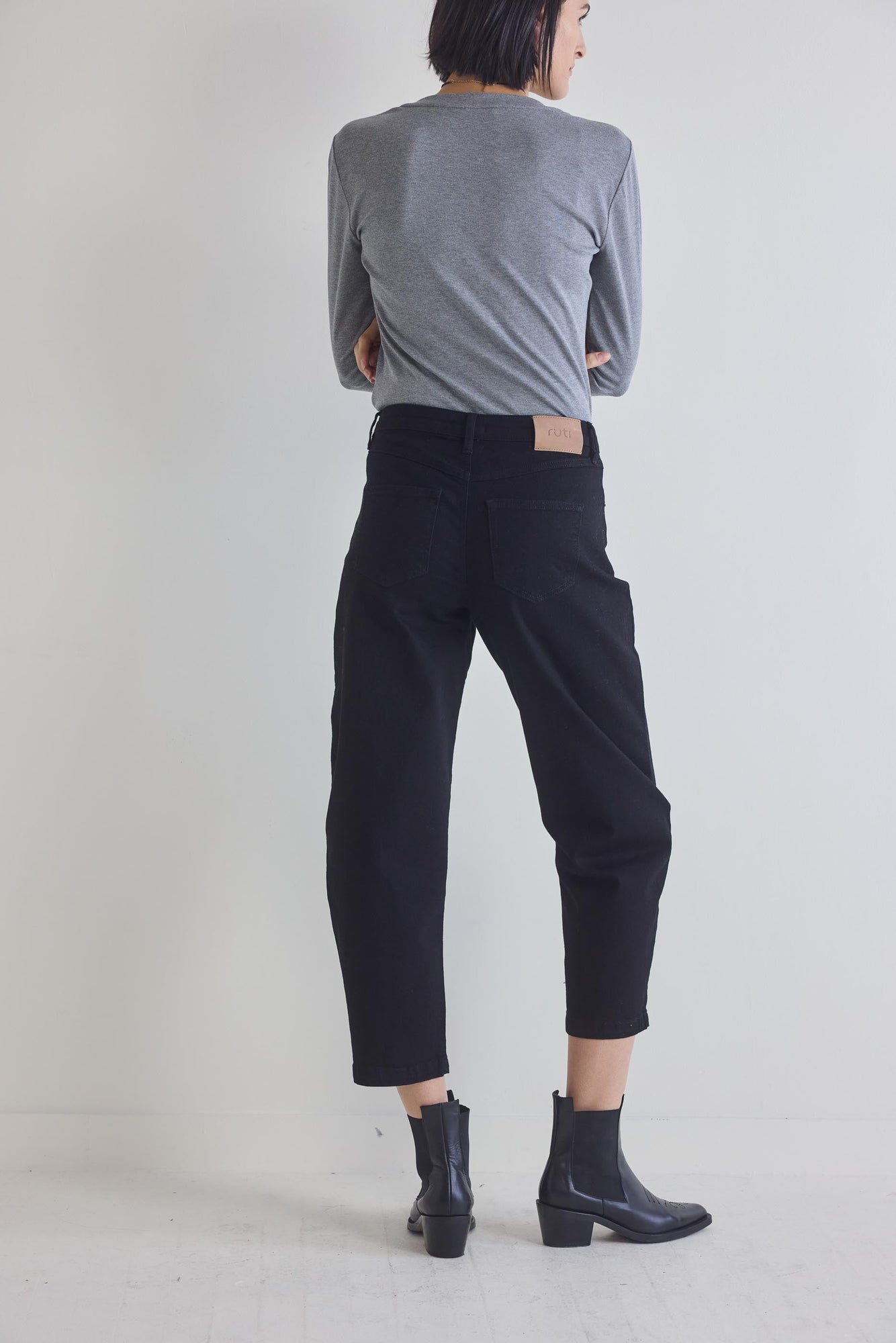 The Classic Barrel Leg Jeans | True Black