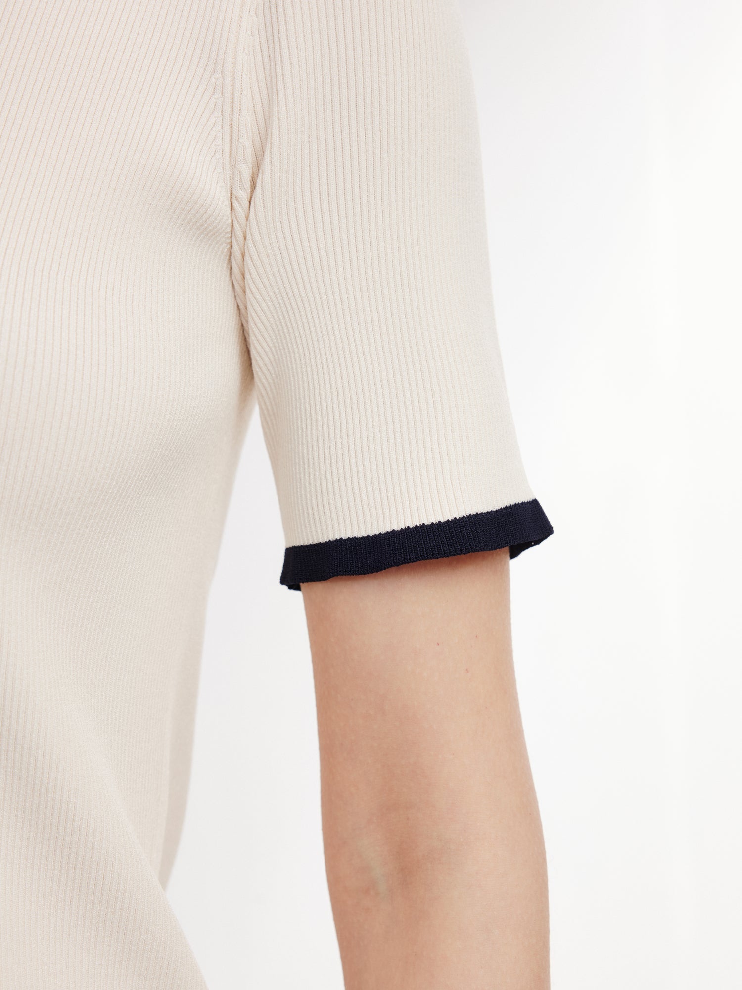 Short-Sleeved Color Block Knit Cardigan | Beige