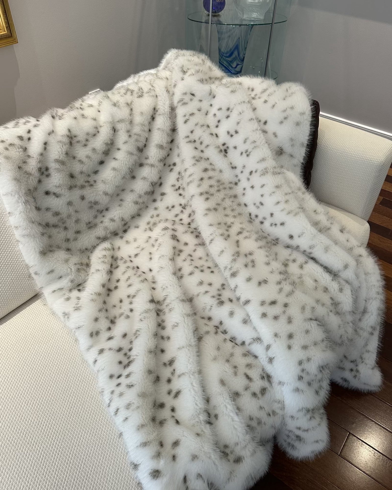 Fur-Free Fox (Faux Fur) Throw | White/Black Spotted