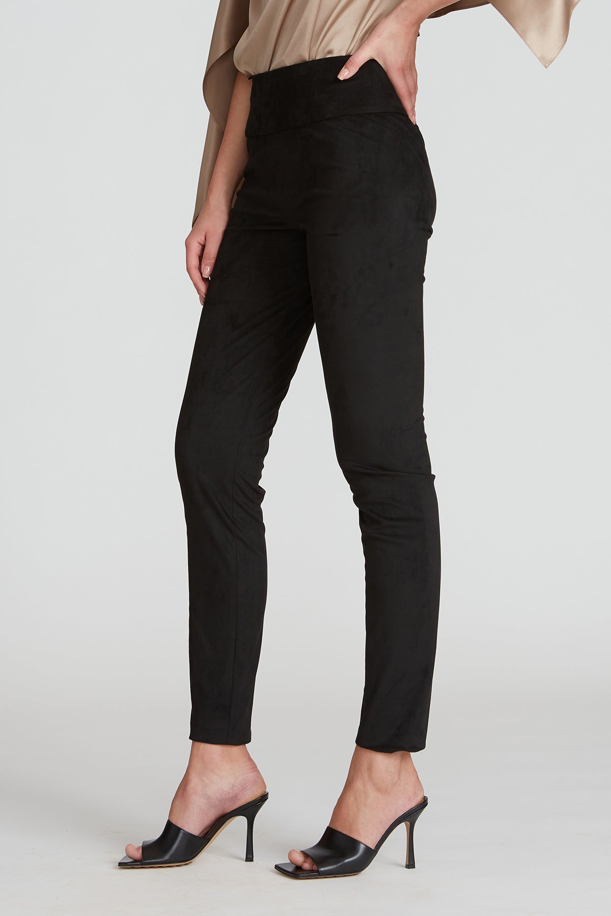 Halston | Kyra Suede Pant | Black