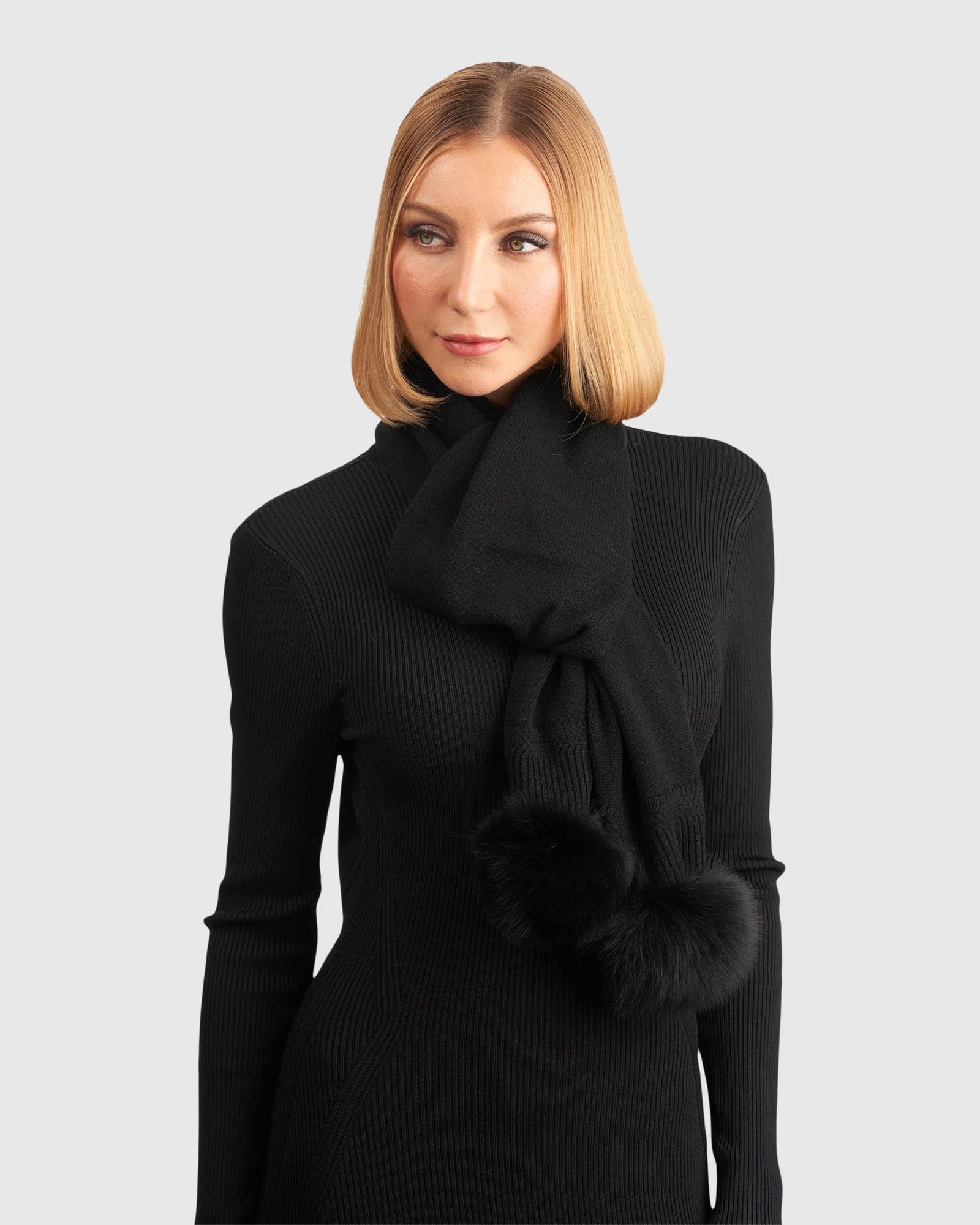 Knit Cashmere Scarf With Fox Pompom | Black