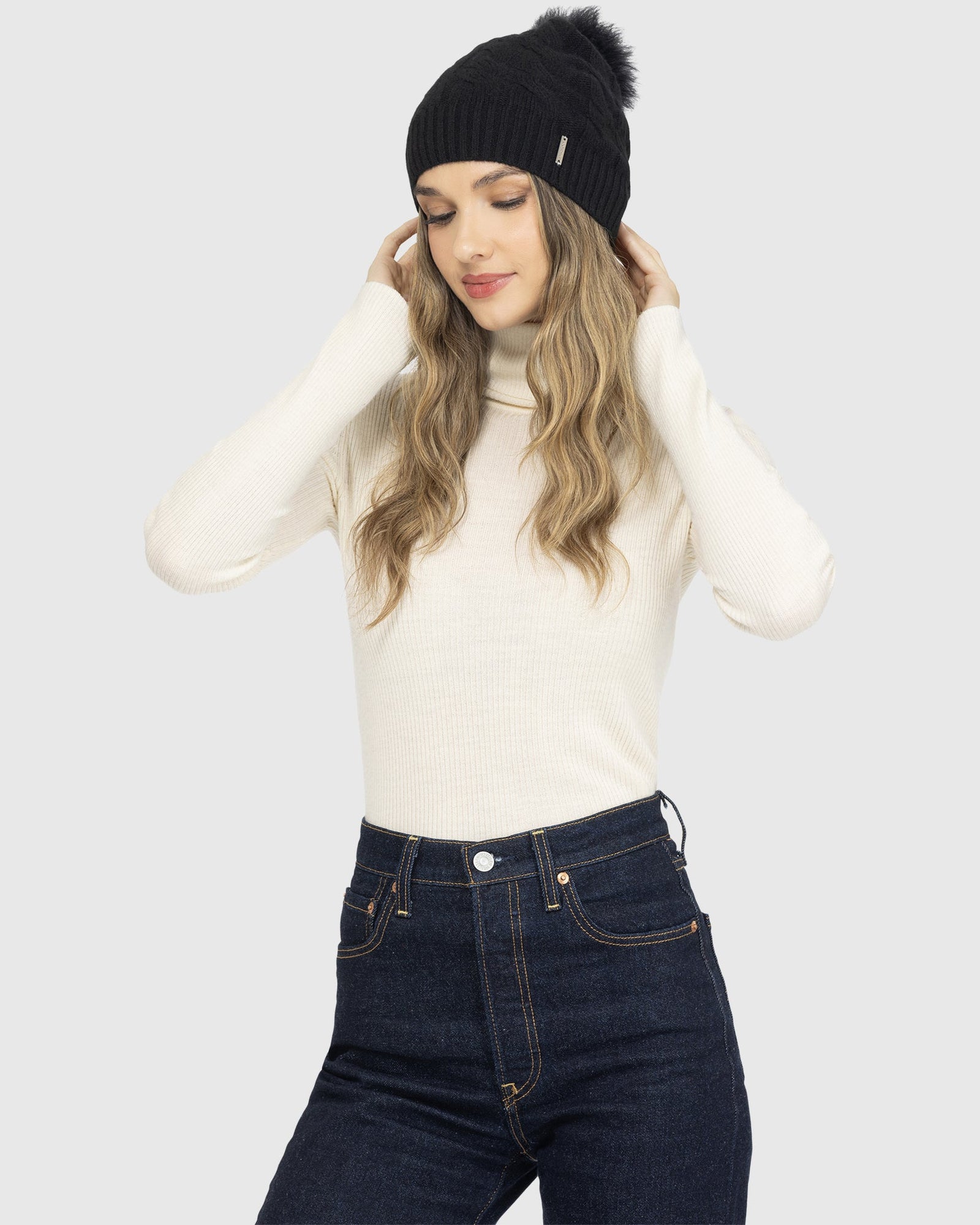 Cable Knit Select Cashmere Hat With Toscana Shearling Lamb Pompom | Black/Black