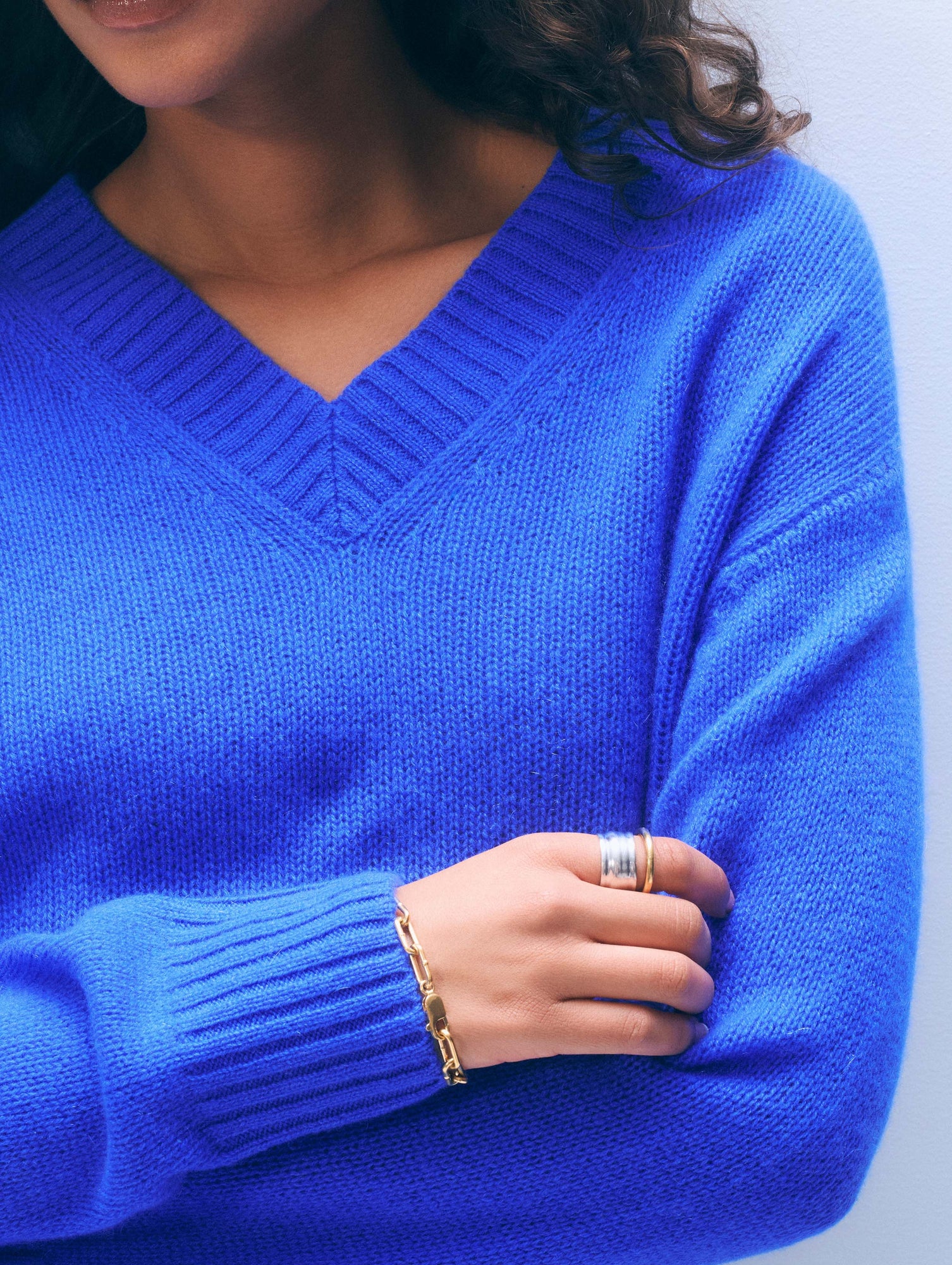 Cashmere Featherweight V Neck | Cobalt Blue