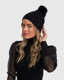 Knit Hat With Silver Fox Pompom | Black/Black