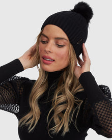 Knit Hat With Silver Fox Pompom | Black/Black