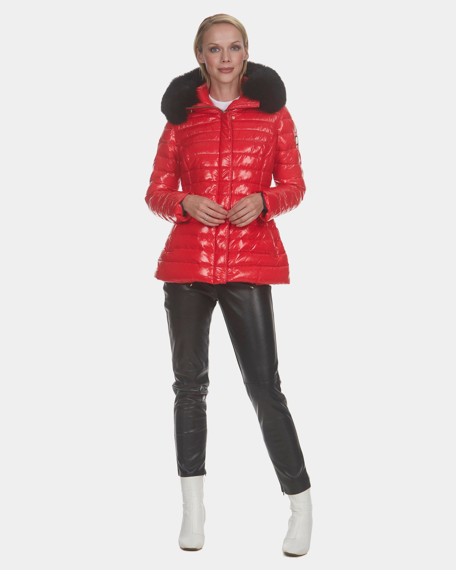 Après-Ski Jacket With Detachable Fo Hood Trim | Women | Red x Black