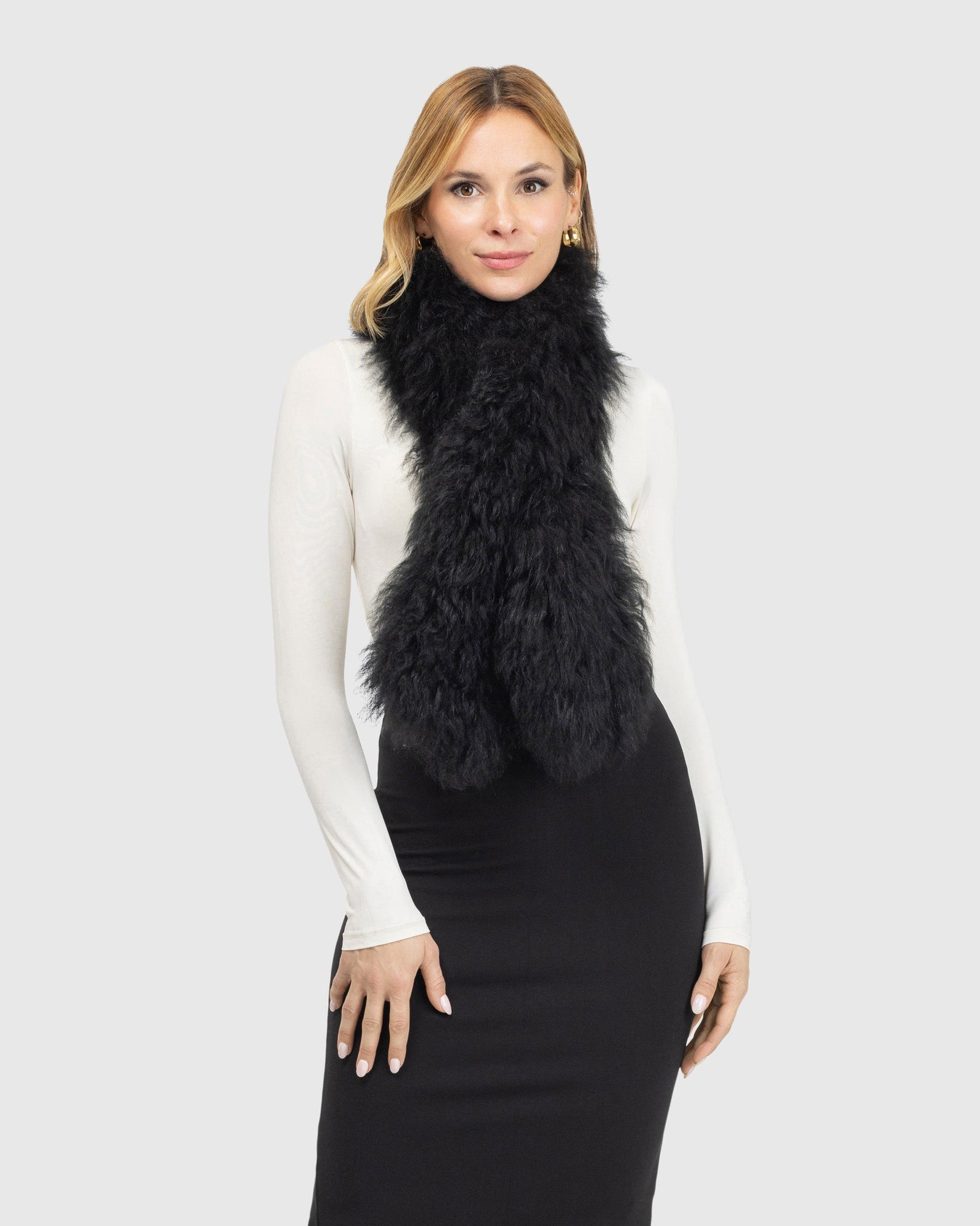 Select Lamb Pull-Through Scarf | Black (V1)