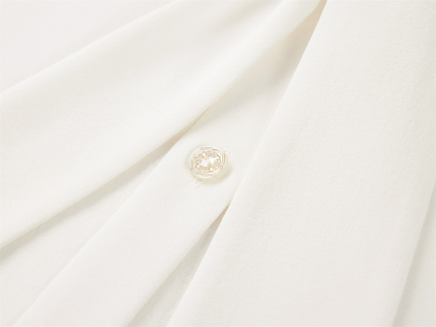 Silk Ribbon Embroidery Collar Shirt | White