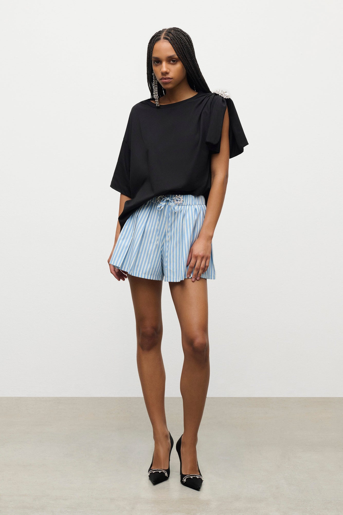 Crystal Grommet Poplin Pleated Short | White/Blue