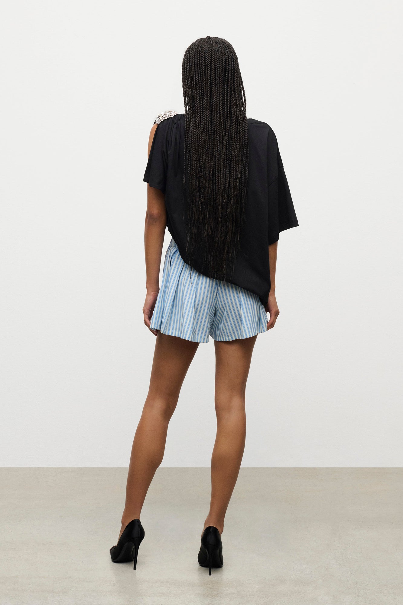 Crystal Grommet Poplin Pleated Short | White/Blue