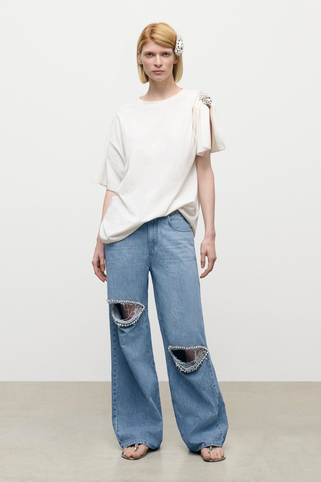 Distressed Crystal Relaxed Slit Jean | Medium Blue