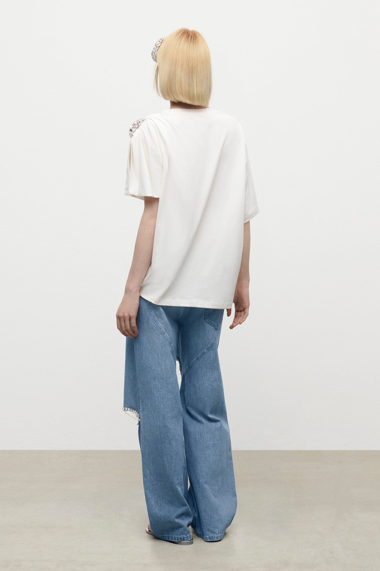 Distressed Crystal Relaxed Slit Jean | Medium Blue