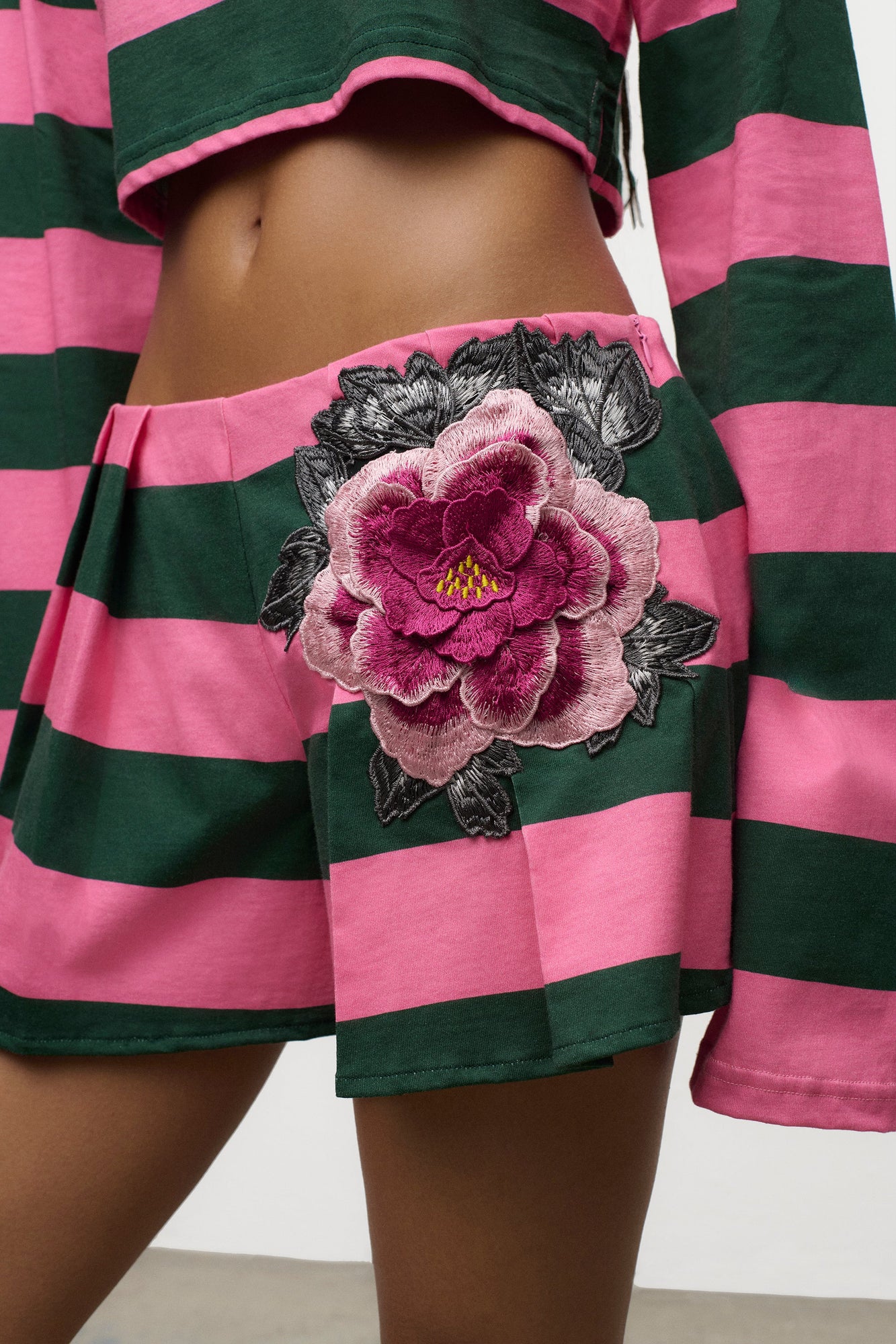 Embroidered Flower Rugby Stripe Pleated Short | Pink/Green