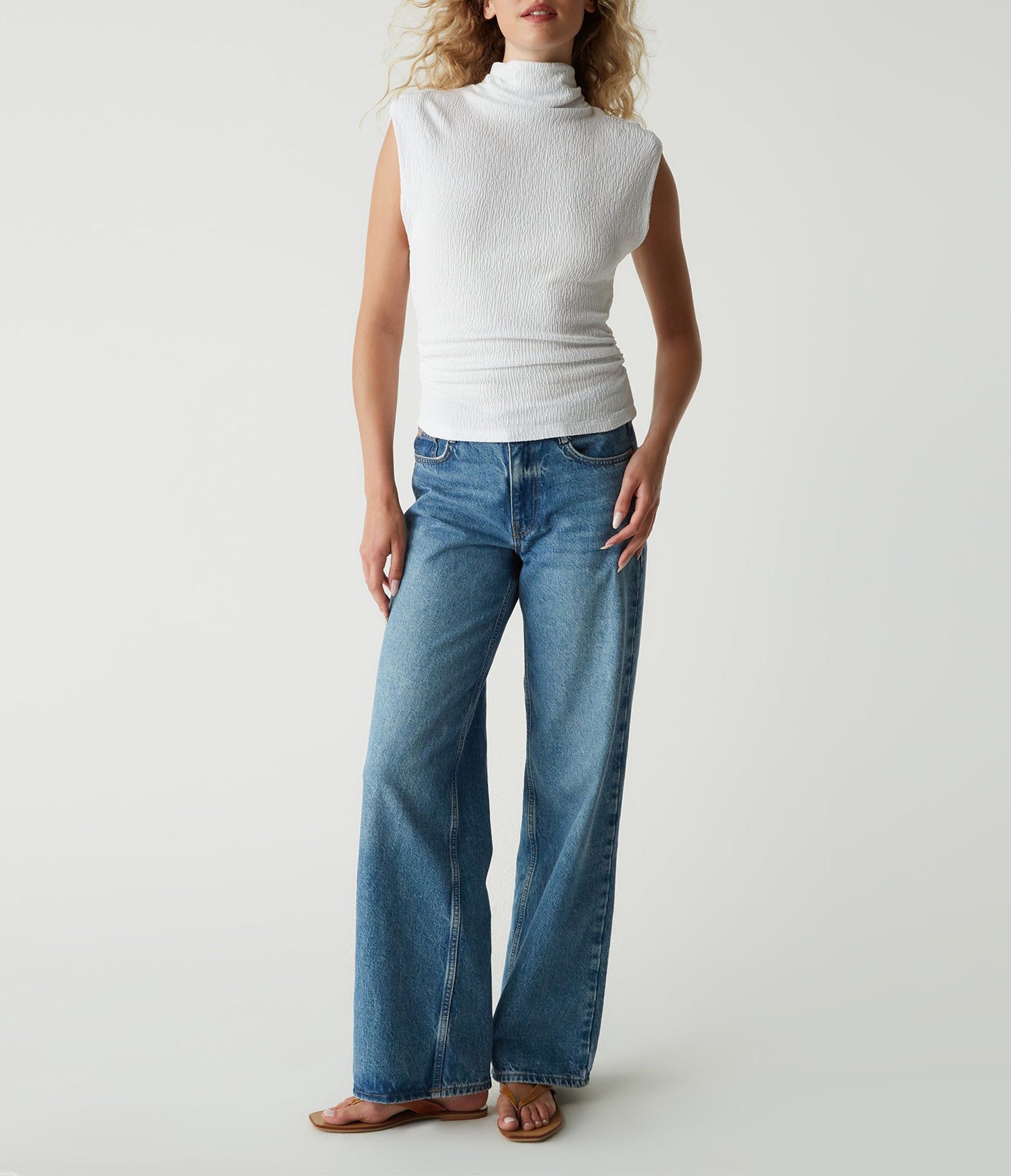 Campbell Mock Neck Crinkle Top | White