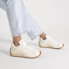 Wave 70 Leather Sneaker | White
