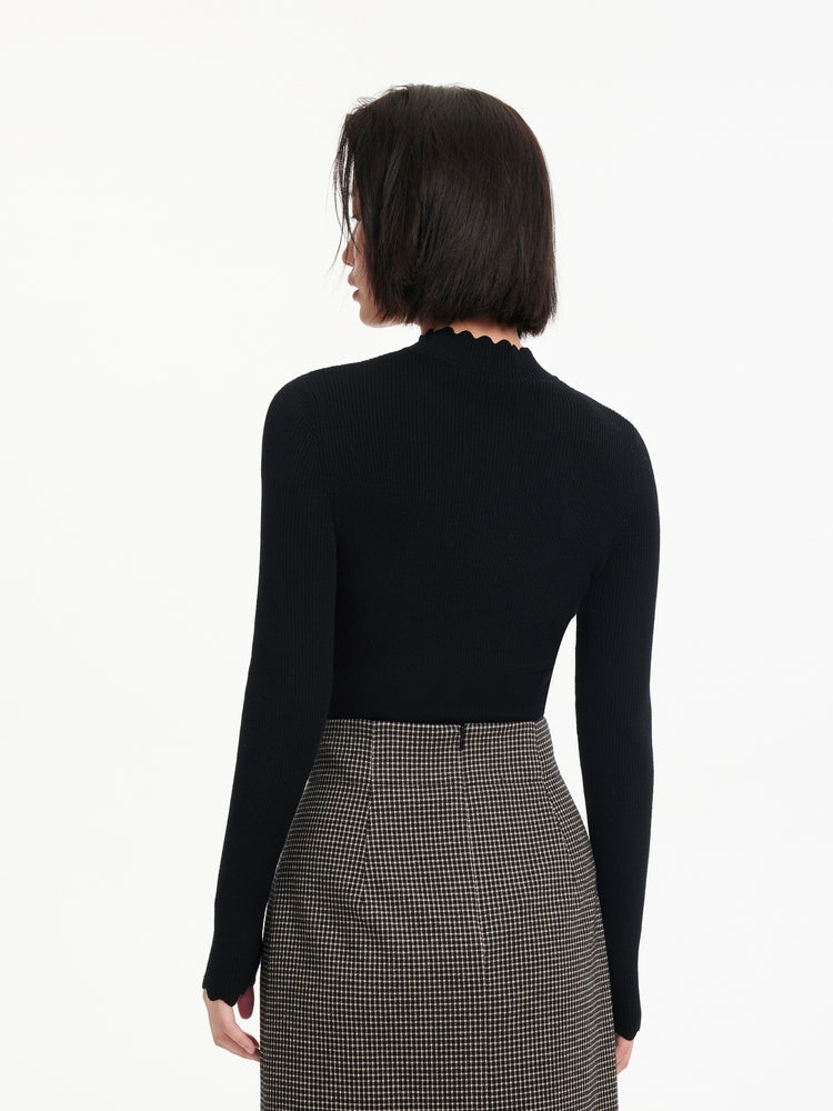 Wool Fit Long-Sleeves Sweater Top with Chain | Black