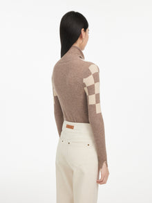 Slim-Cut Lapel Collar Knit Top | Camel