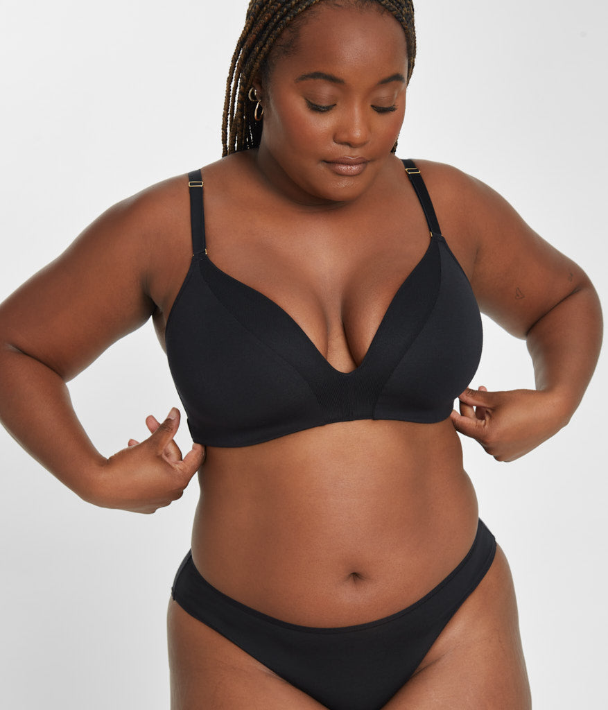 The All-Day Deep V No-Wire | Jet Black