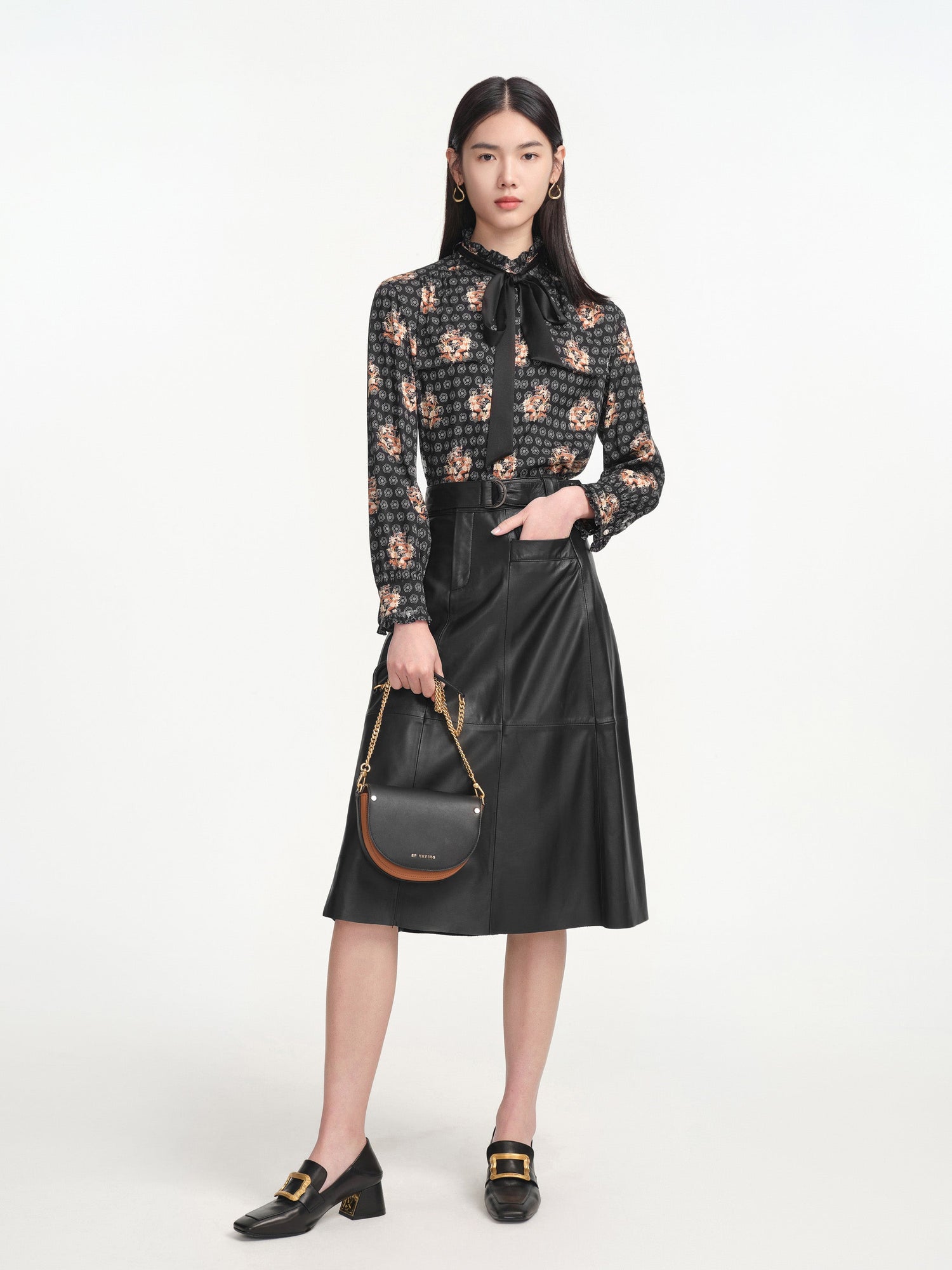 Bow High-Neck Printed Shirt | Black