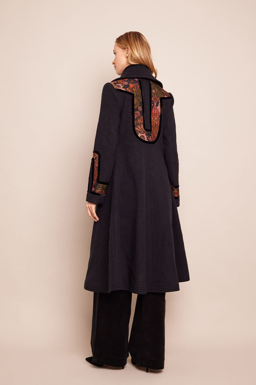 Terra Coat | Black Cascade