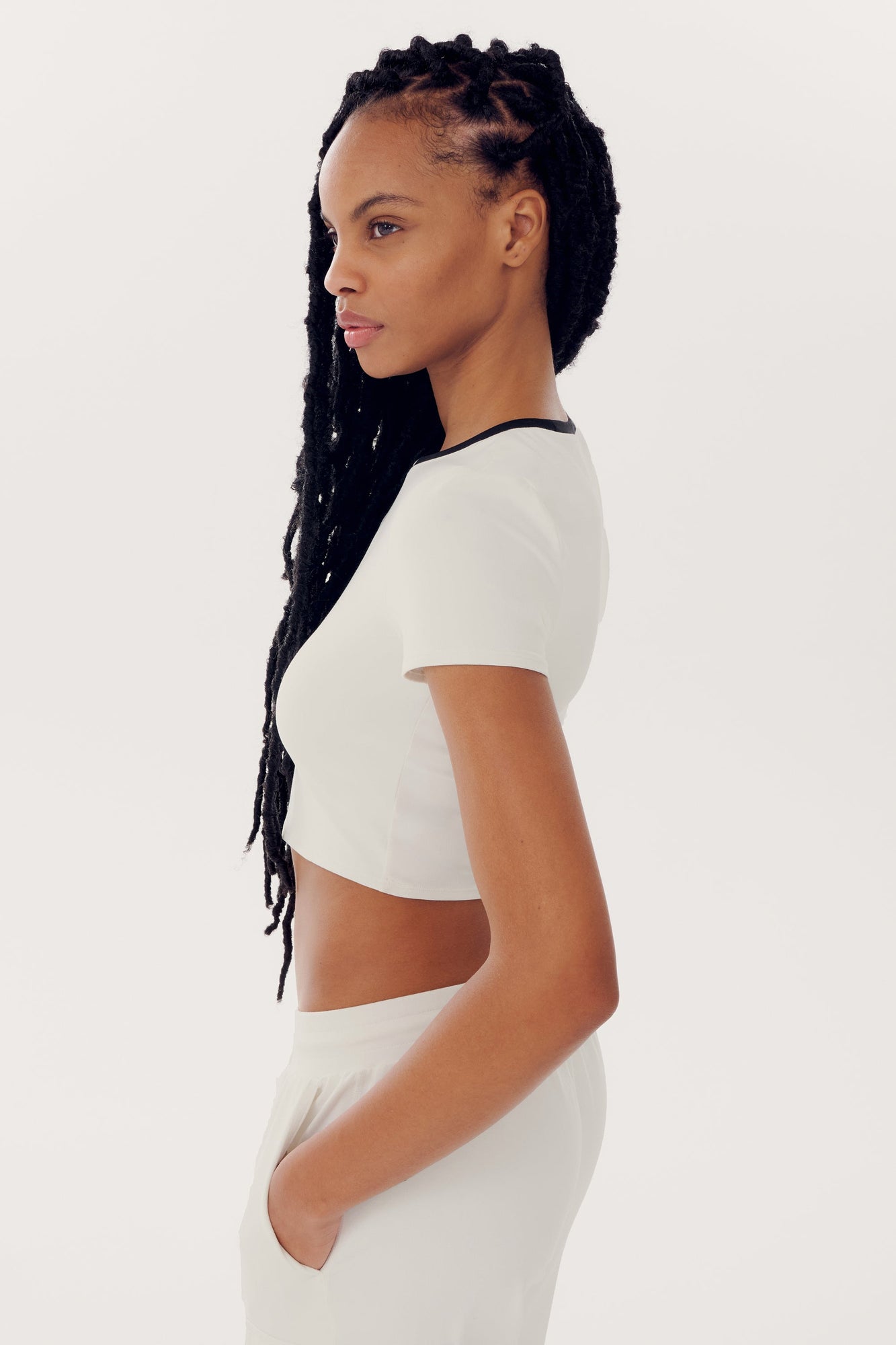 Airweight S/S Crop | White x Black