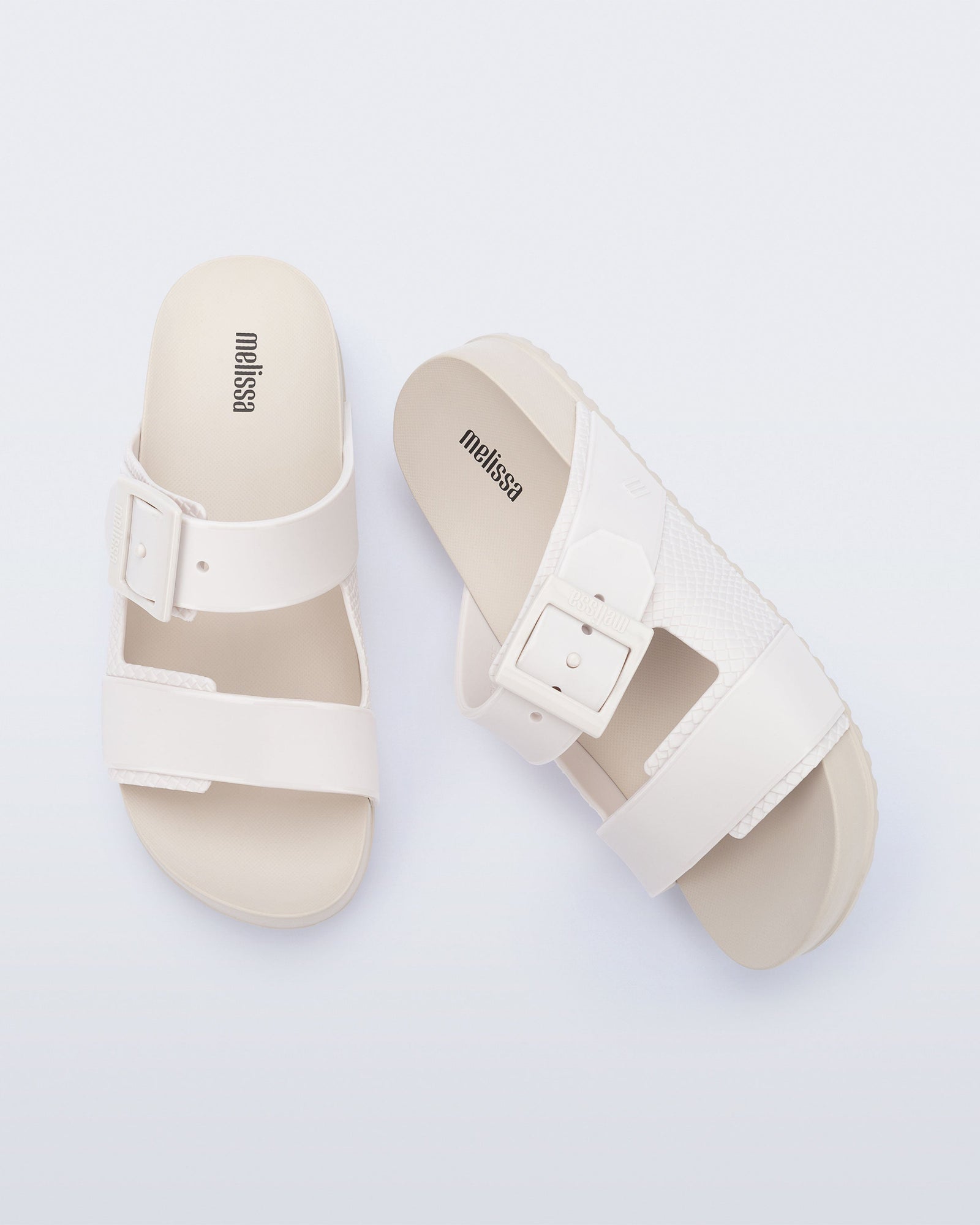 Cozy Connection Slide | Beige/White