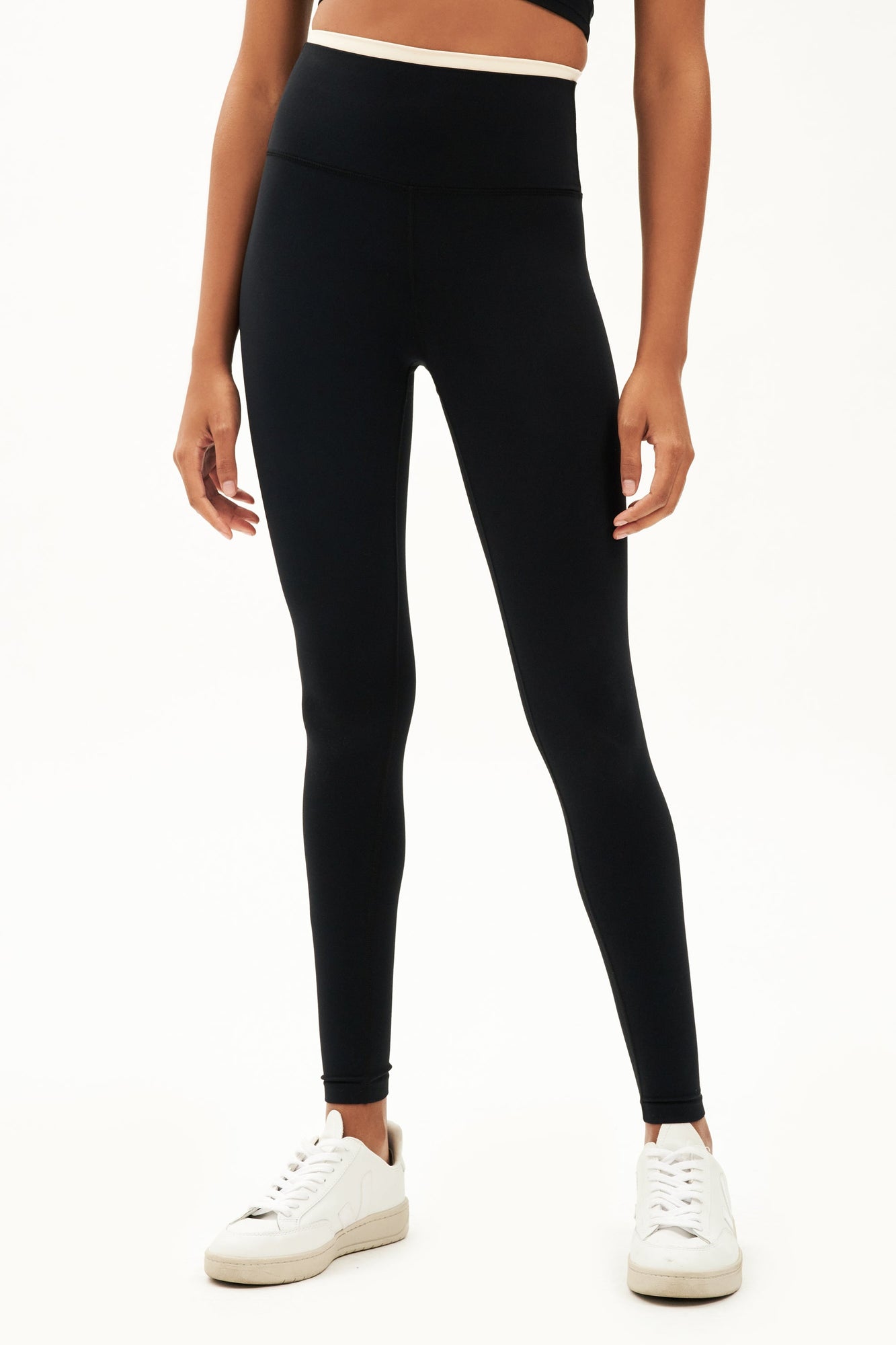Dual High Waist Airweight 7/8 | Black x Creme