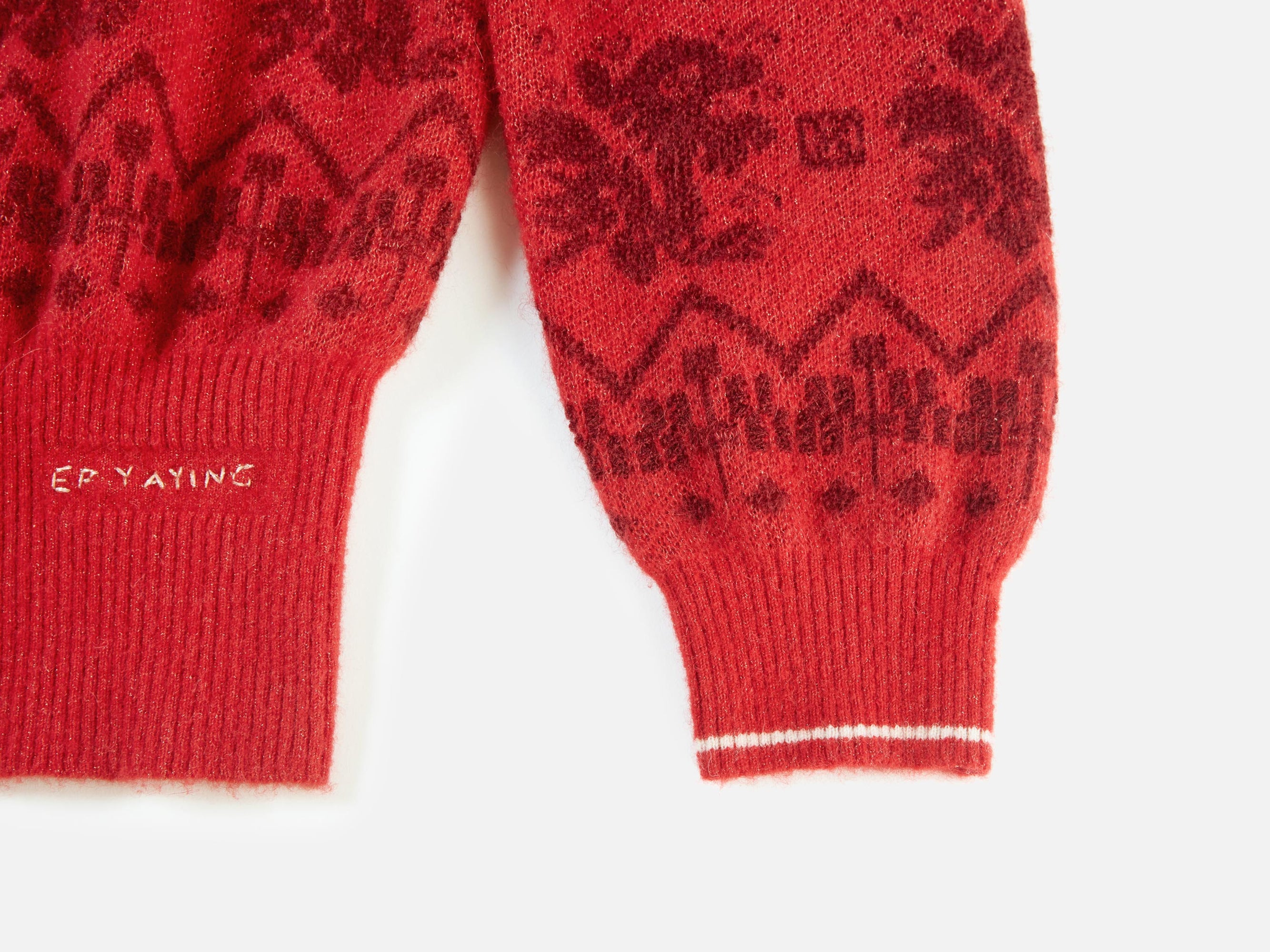 Short-Seleves Knit Cardigan With Button | Red