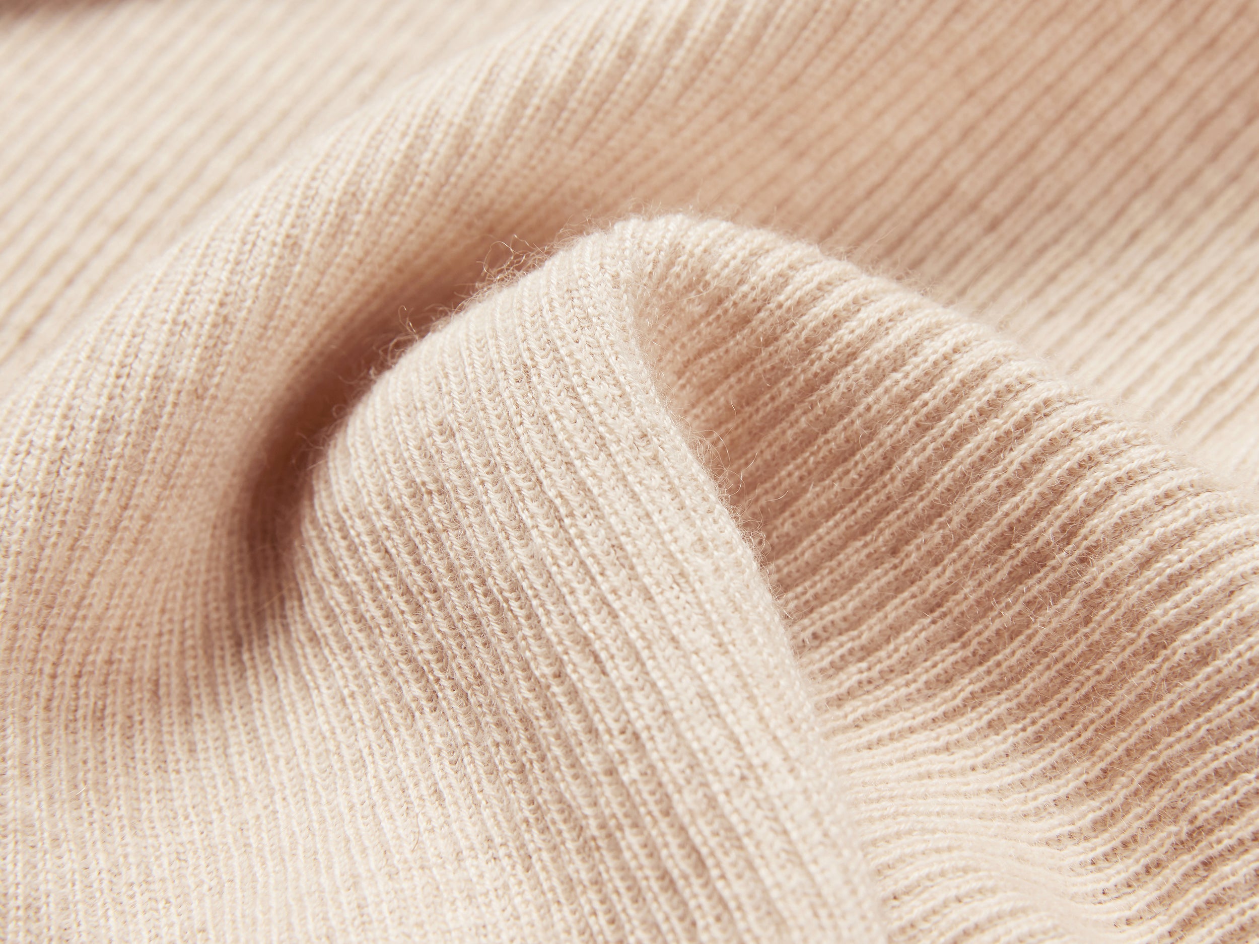 Turtleneck Cashmere Sweater | Beige