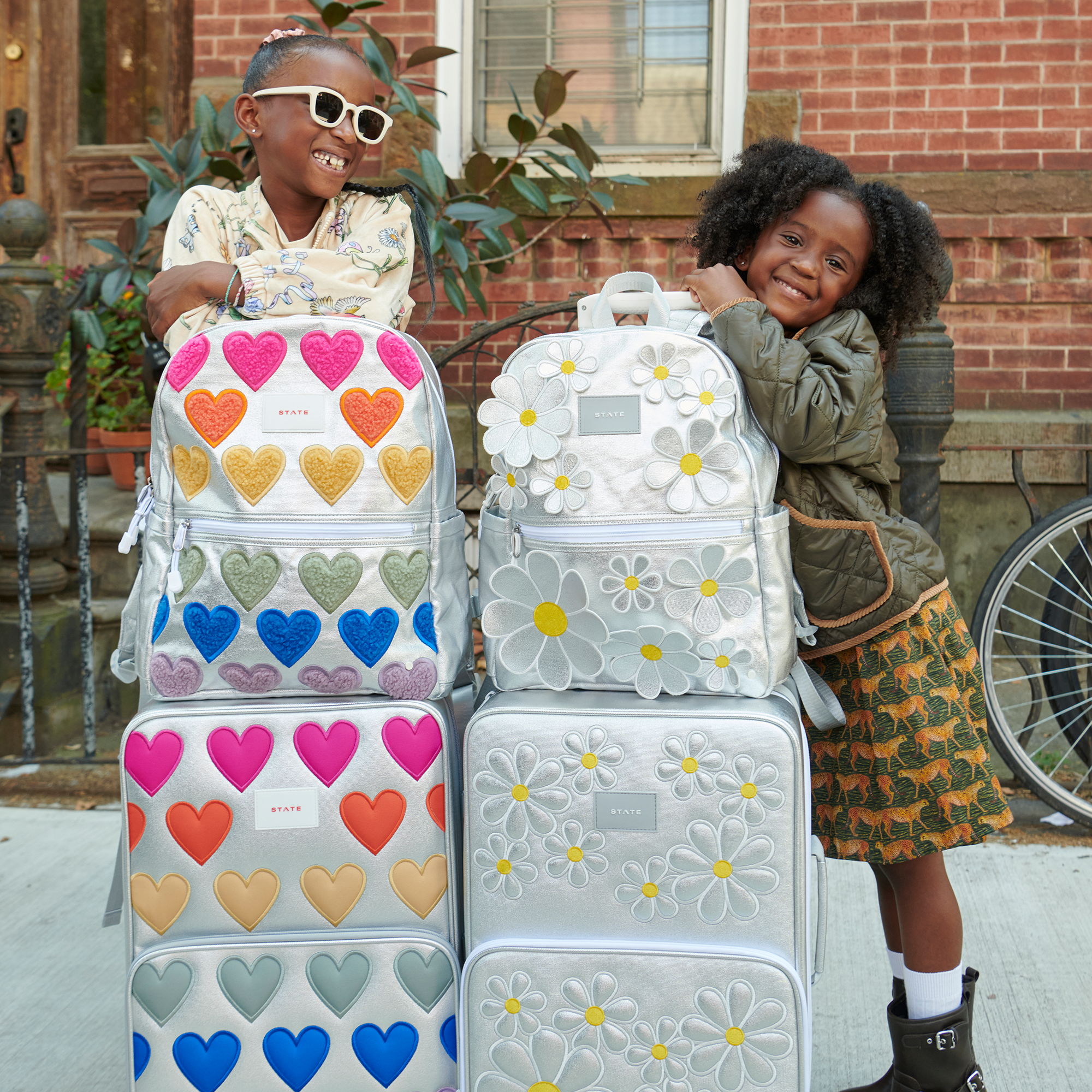 Logan Carry-On Suitcase | 3D Daisies