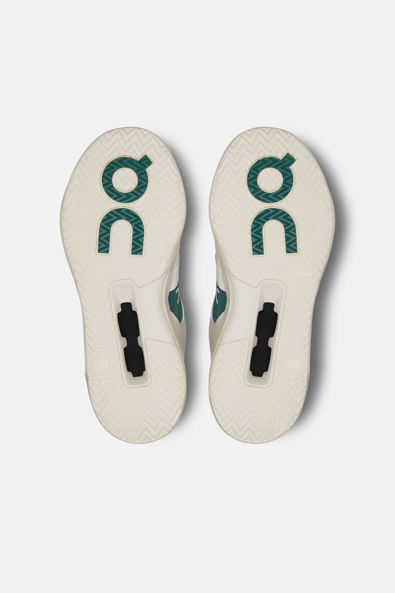 On | The Roger Clubhouse Pro Oyster Shoes | Ivory/Evergreen
