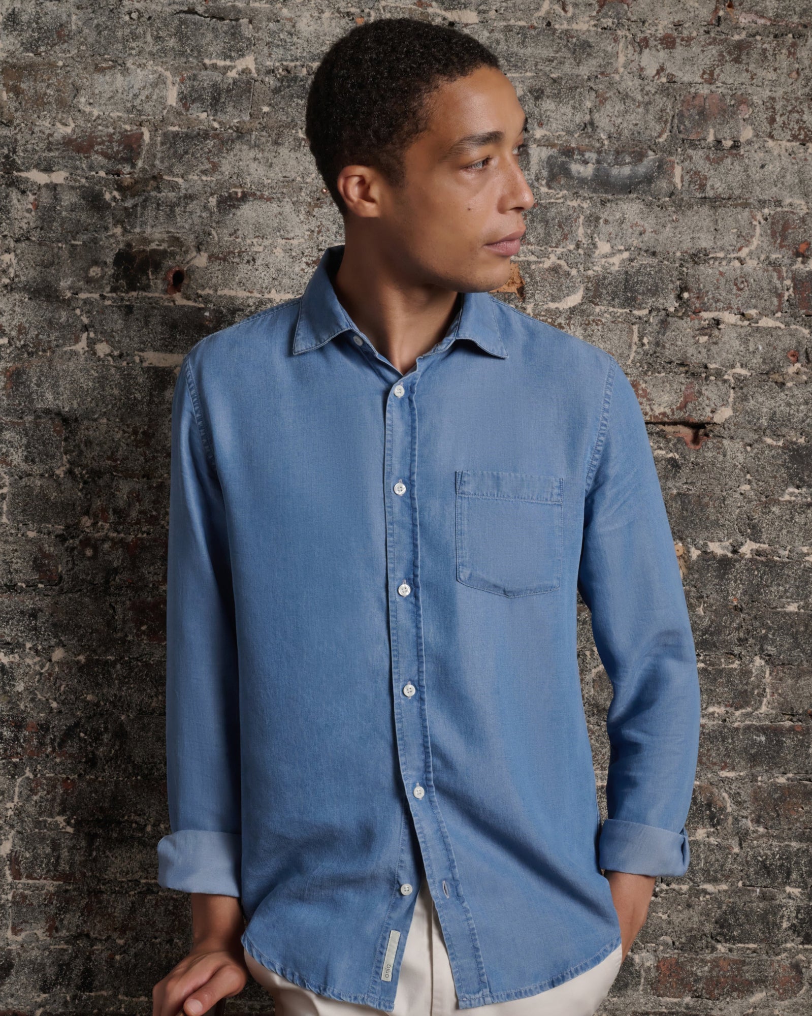 Mens | Denim Chambray Long Sleeve Shirt | Medium Chambray