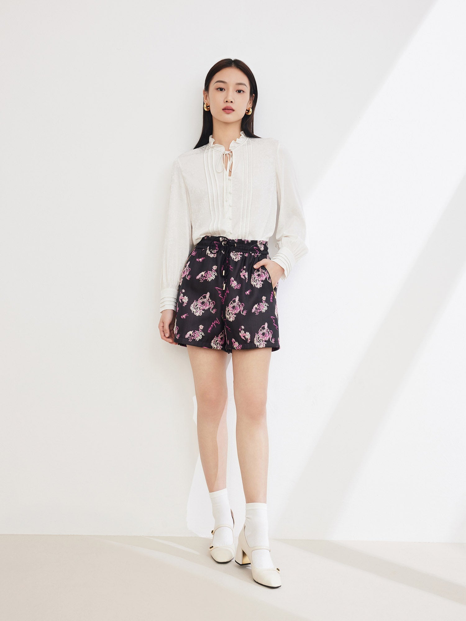 Straight Shorts | Black