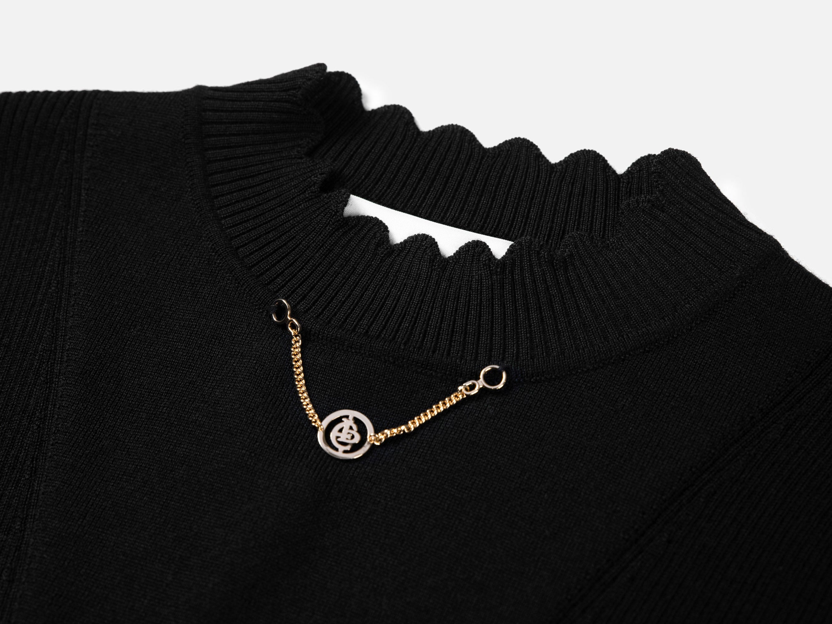 Wool Fit Long-Sleeves Sweater Top with Chain | Black