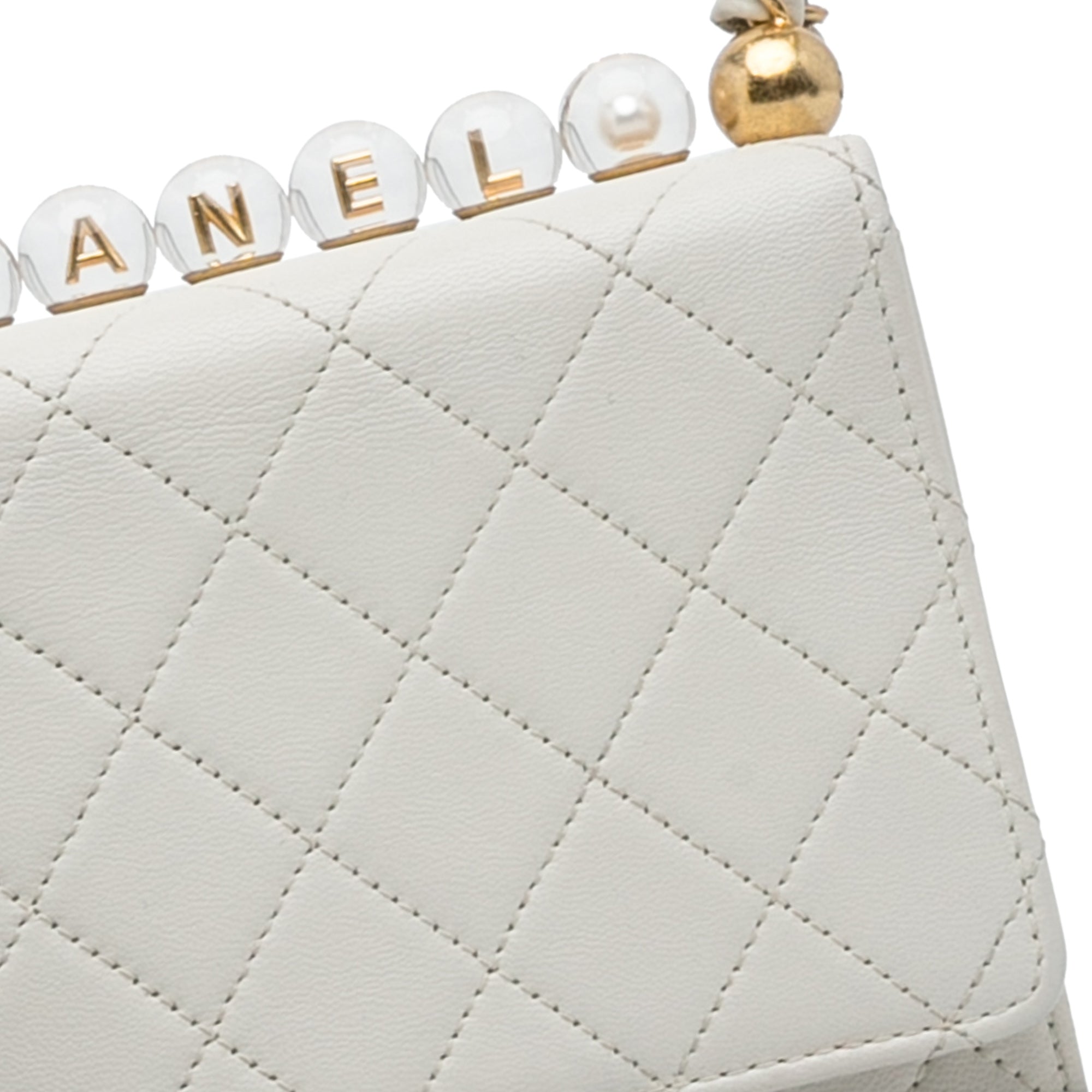 Chanel | Pre-Owned Mini Chic Pearls Crossbody | White